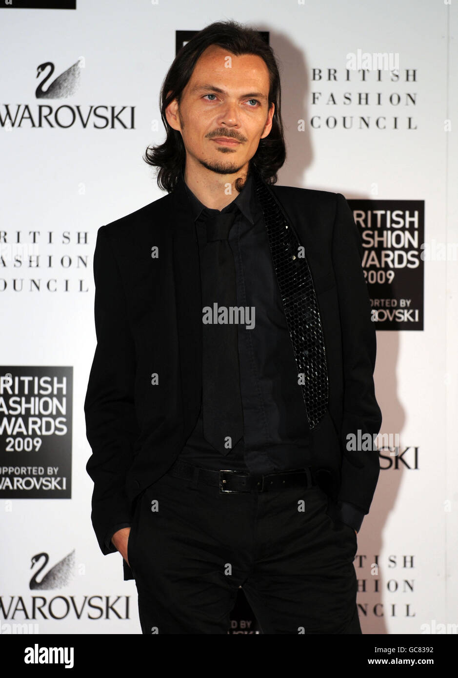 Matthew Williamson kommt zu den British Fashion Awards an den Royal Courts of Justice, London. Stockfoto