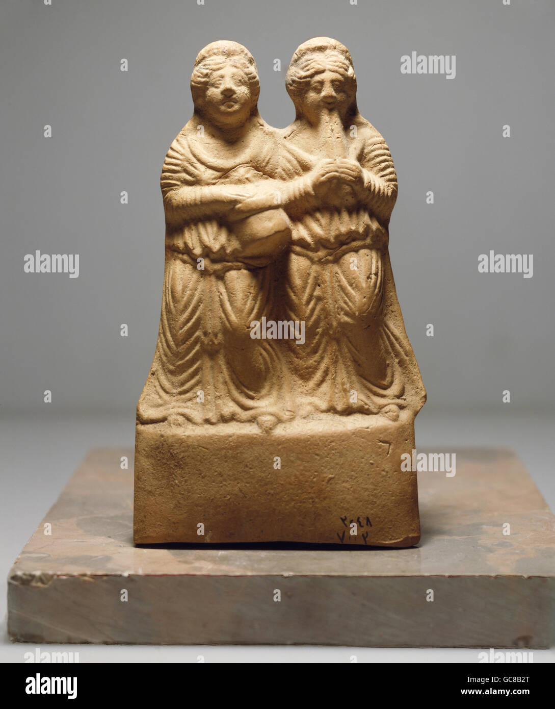 Bildende Kunst, antike, Römisches Reich, Skulptur, zwei Musikerinnen, Nordsyrien, 1./2. Jh., Nationalmuseum in Damaskus Stockfoto