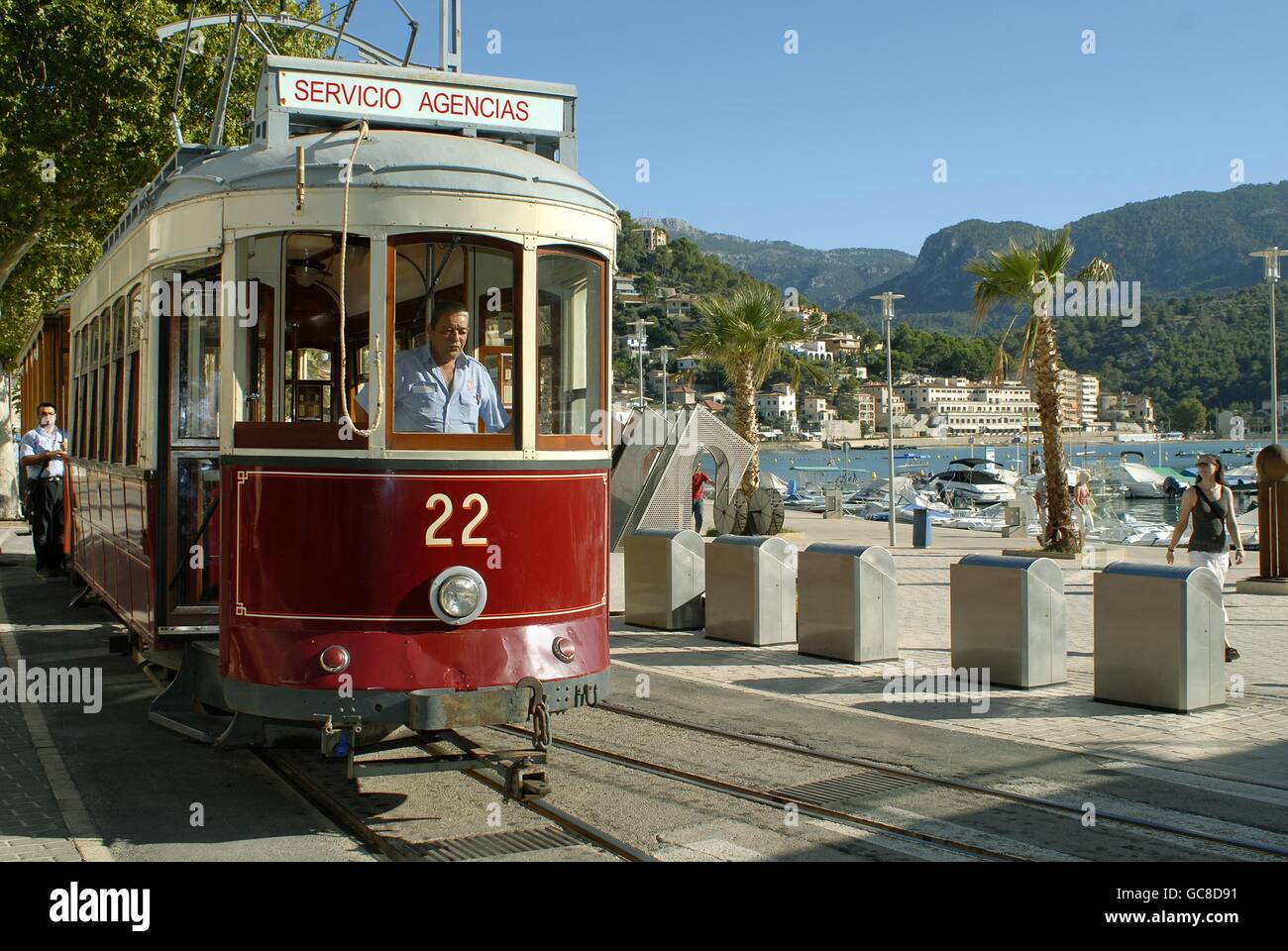 Geographie / Reisen,Spanien,Mallorca,Port de Soller,historische Straßenbahn,dieser Triebwagen ist von der Lissabon Transport Services,fährt regelmäßig zwischen Soller und Port de Soller,Straßenbahn,Straßenbahn,Hafen,Hafen,Häfen,Hafen,Häfen,Häfen,spezielle Service Tour,Touristenattraktion,Touristenattraktion,Fahrzeug,öffentlicher Verkehr,öffentlicher Verkehr,öffentlicher Verkehr,öffentlicher Verkehr,Mittelmeer,Südeuropa,Westeuropa,mittelmeer,Mittelmeer,Mittelmeer,Mittelmeer,Mittelmeer,Mallorca-Rechte,Mehr Stockfoto