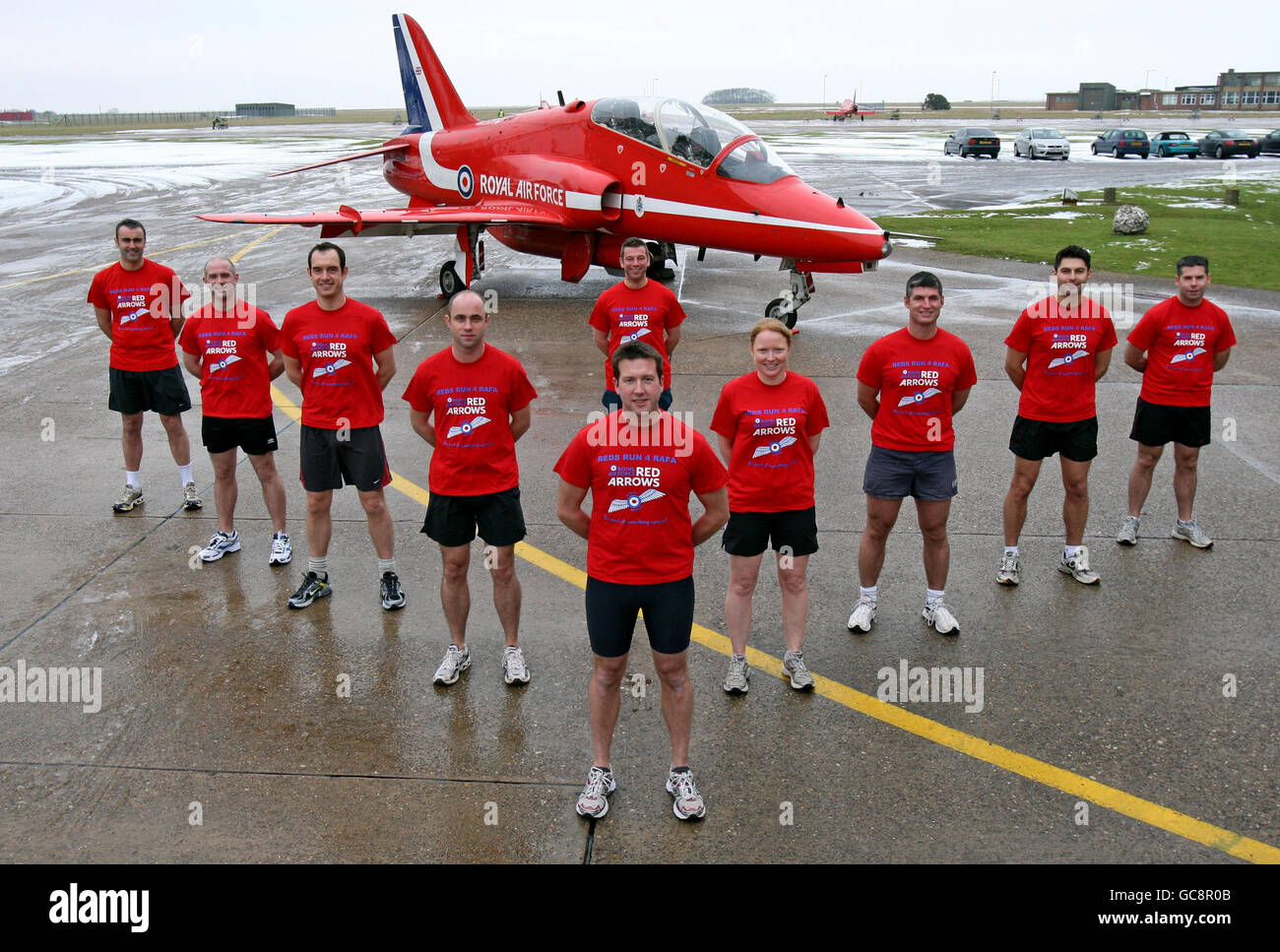 Red Arrows, London Marathon zu laufen Stockfoto