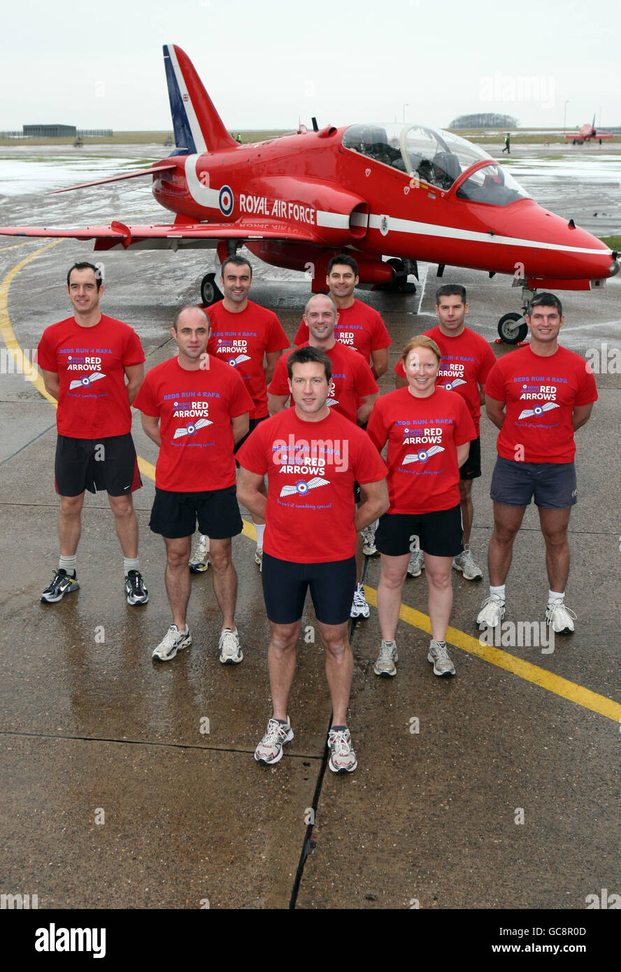Red Arrows, London Marathon zu laufen Stockfoto