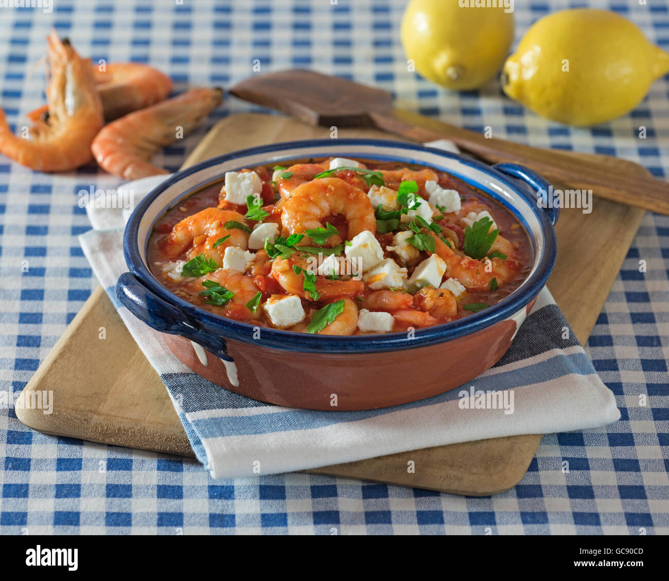 Garnelen Saganaki. Griechischen Fischgericht. Griechenland-Essen Stockfoto