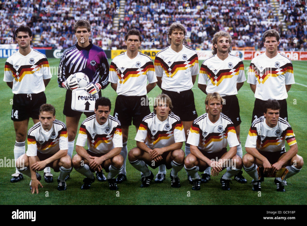 Fußball - Welt Cup Italia 90 - Gruppe D - Westdeutschland / Vereinigte Arabische Emirate Stockfoto