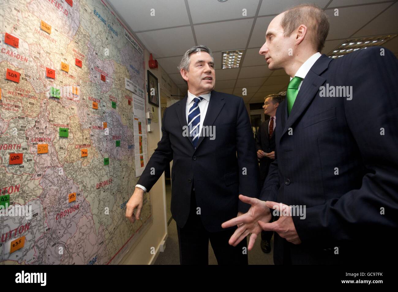 PM Gordon Brown bei der London Association of Coordination, im Londoner Feuerwehrzentrum, Clapham. Stockfoto