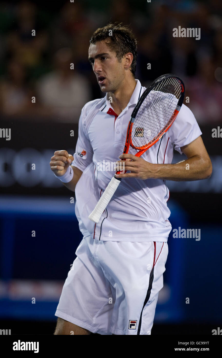 Marin Cilic in Aktion während seines Halbfinalmatches gegen Andy Murray während der Australian Open im Melbourne Park Stockfoto