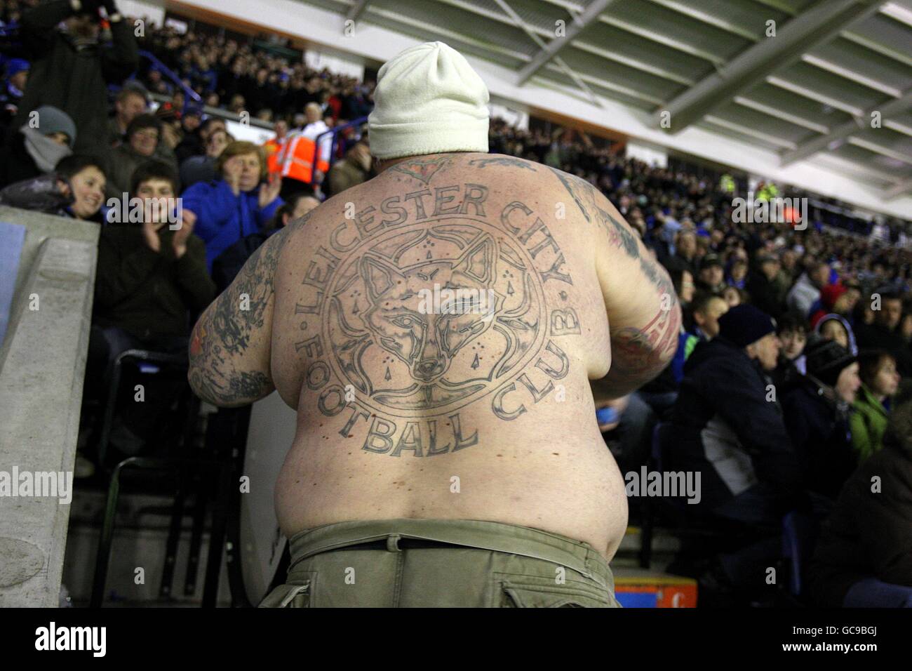 Fußball - Coca-Cola Football League Championship - Leicester City / Newcastle United - The Walkers Stadium. Ein tätowiert Leicester City Fan in den Tribünen Stockfoto
