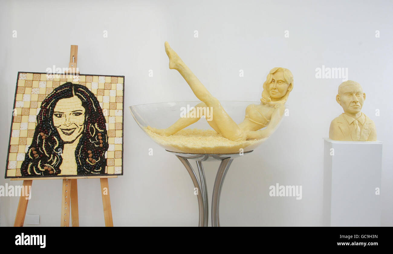 Die renommierte Food Artist Prudence Staite zeigt ihre neueste Kollektion lebensgroßer essbarer Skulpturen moderner Ikonen Dita von Teese, Cheryl Cole und Barack Obama - ganz aus LowLow Cheese in der Kings Road Gallery, West London. Stockfoto