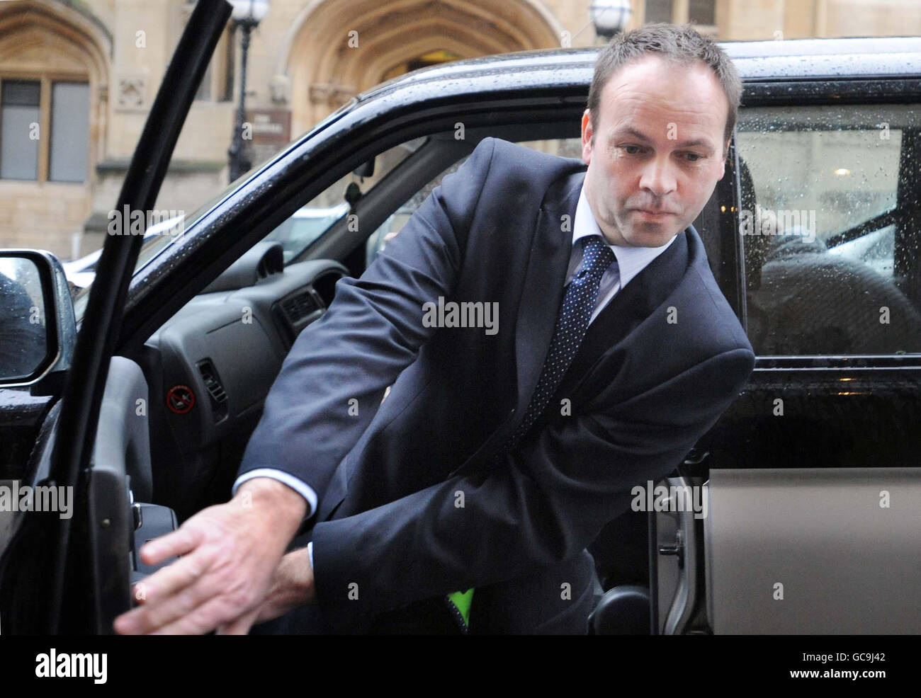 Adrian Prout kommt am Bristol Crown Court an, wo er vor Gericht steht, weil er angeblich seine entfremdete Frau, Kate Prout, 55, ermordet hat, die vor über zwei Jahren von ihrer 1.2 Millionen, 200 Hektar großen Redhill Farm verschwand. Stockfoto