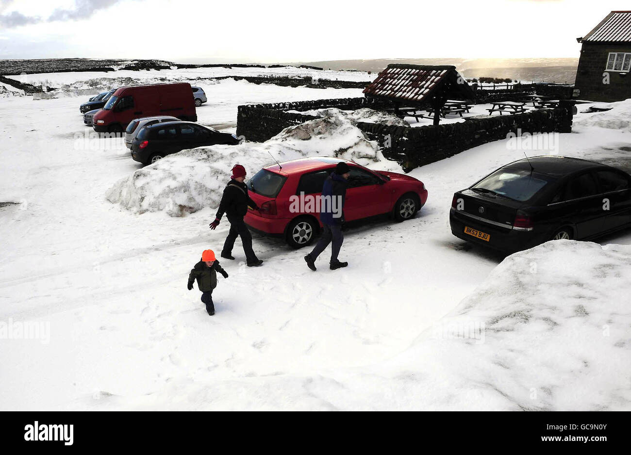 Winterwetter auf dem Hochboden der North Yorkshire Moors in der Nähe von Kirbymoorside, da Eis und Schnee diese Woche für viele Teile Großbritanniens wieder prognostiziert werden. Stockfoto