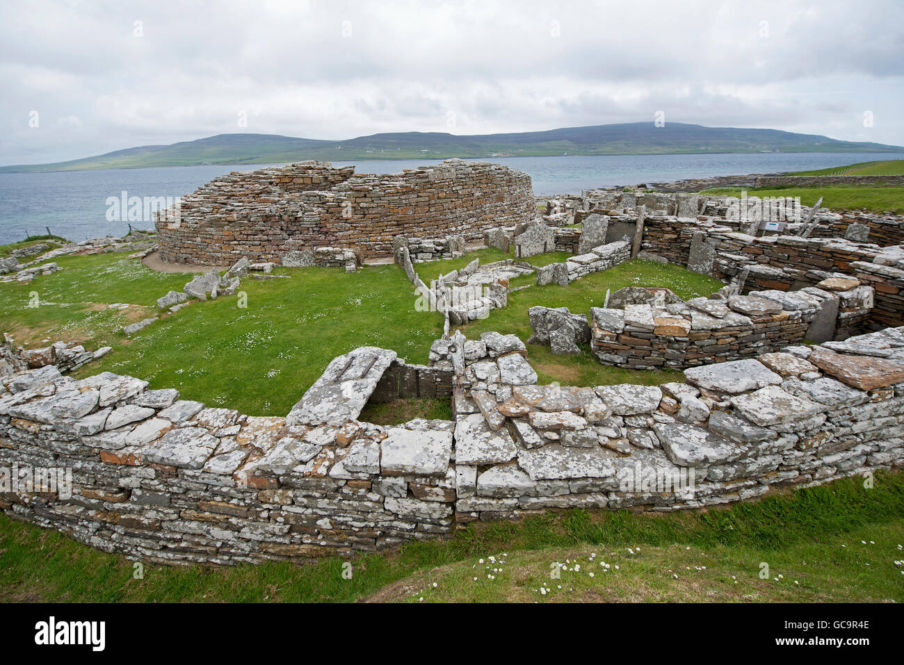 Broch von Gurness, Evie. Eynhallow Sound. Nordküste. Orkney Festland. Schottland. VEREINIGTES KÖNIGREICH. Stockfoto