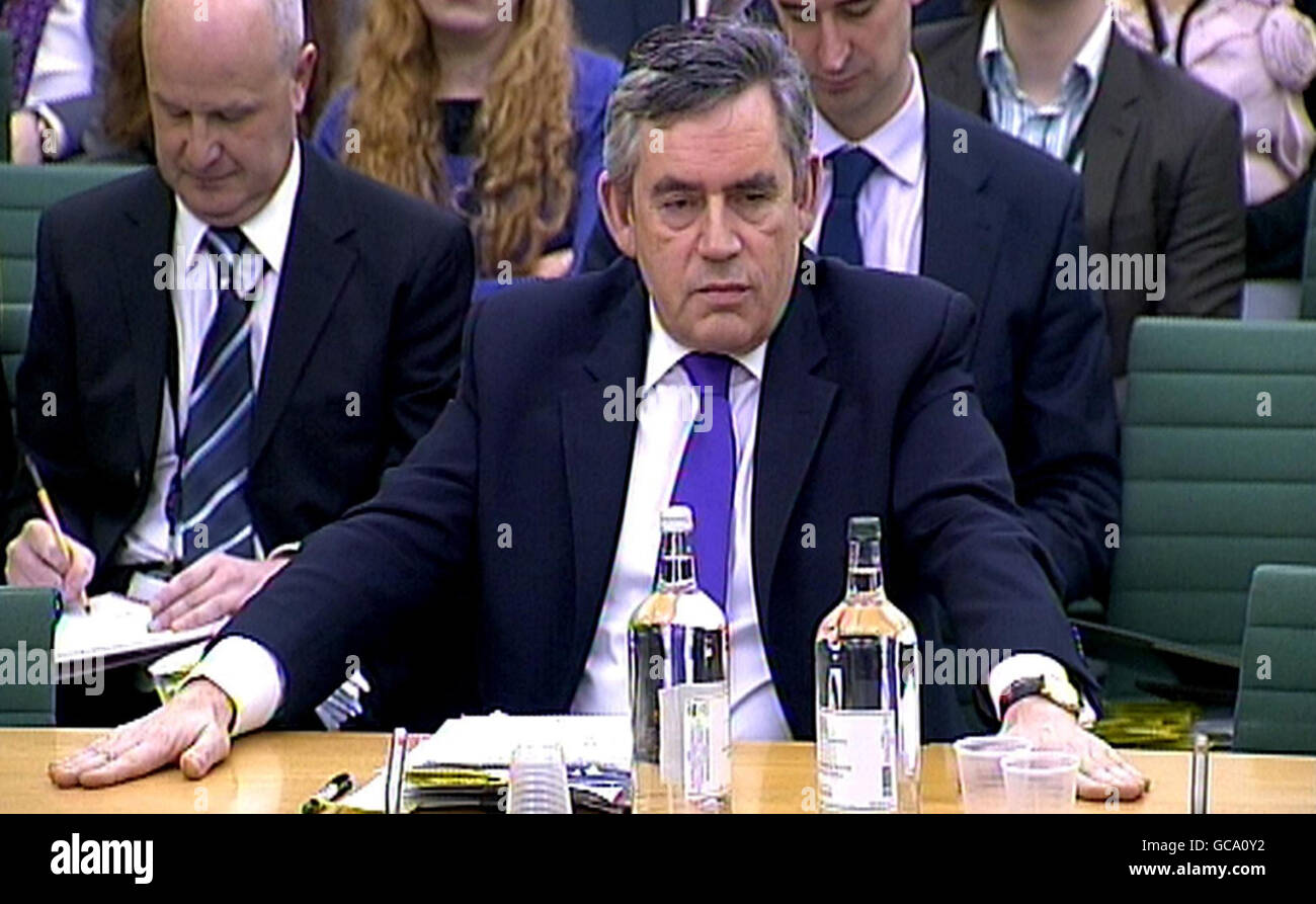Premierminister Gordon Brown gibt dem Verbindungsausschuss des Unterhauses im Portcullis House, Westminster, Beweise für nationale und internationale Fragen. Stockfoto