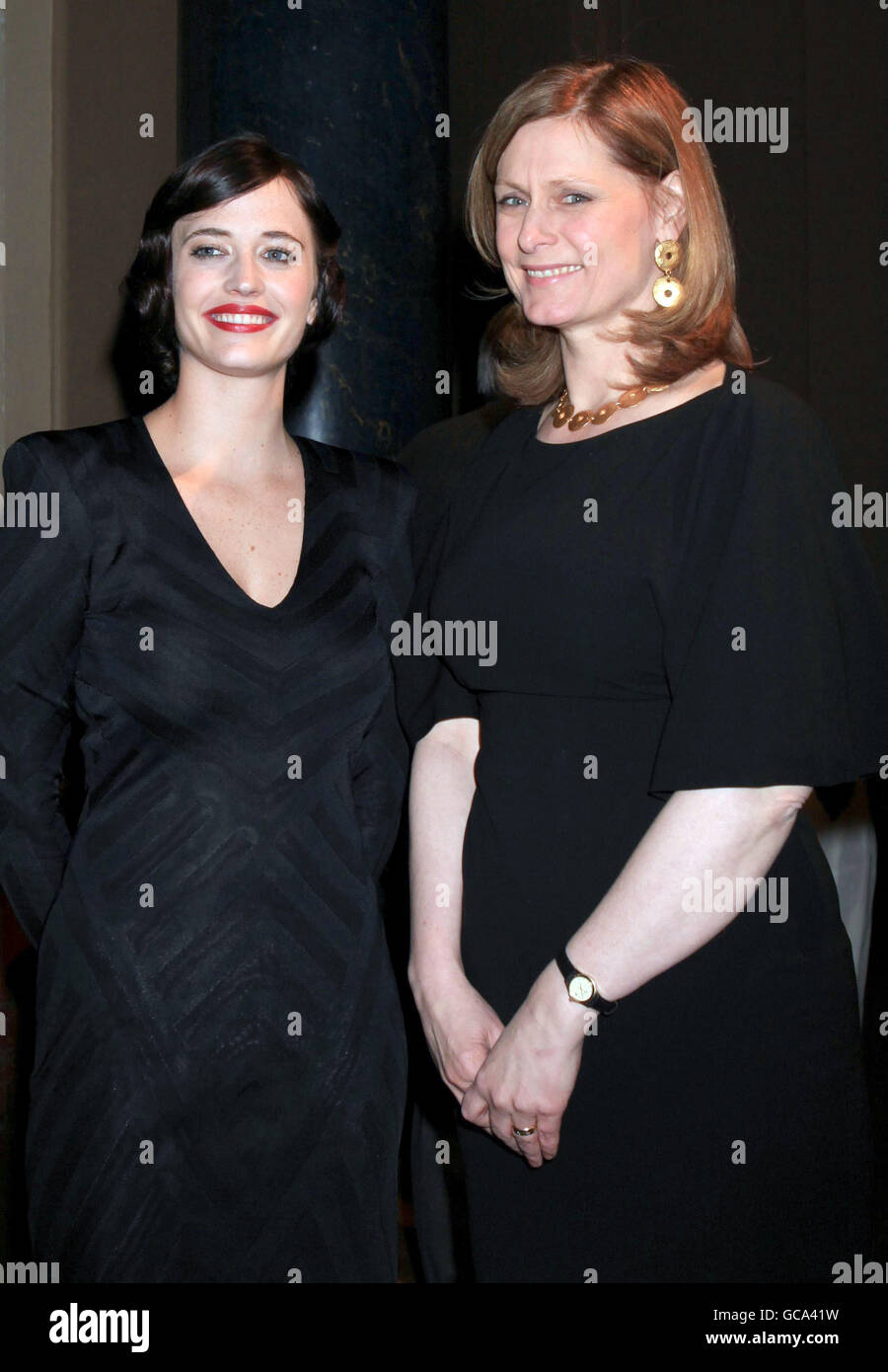 Eva Green (links) und Sarah Brown bei den Evening Standard Film Awards im Movieum in County Hall, London. Stockfoto