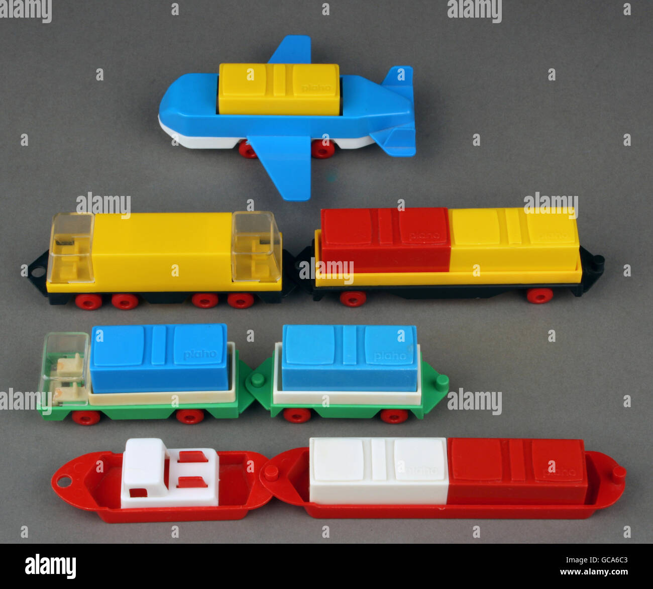 Spielzeug, Autos, Containerfahrzeug-Serien, Kunststoff, hergestellt von VEB Plaho Steinach, DDR, 1980er Jahre, Zusatzrechte-Abgaben-nicht lieferbar Stockfoto