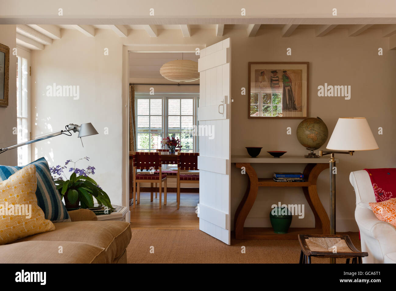 Panama Kokos Matten im Wohnzimmer mit Sofa, Zimmer und Rohde in Bantu Stoff  gepolstert Stockfotografie - Alamy