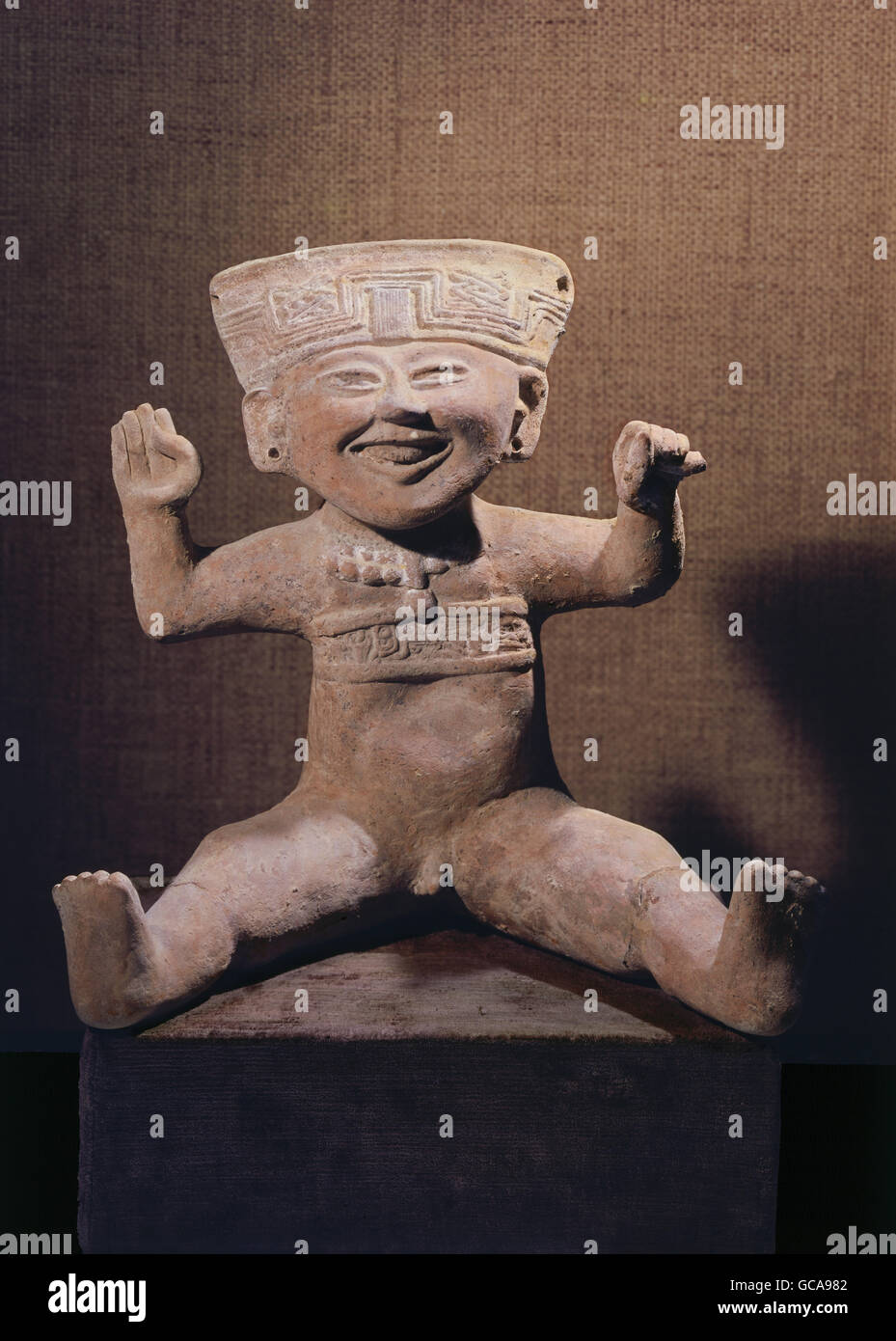 Bildende Kunst, Mesoamerika, Las Remojadas, Skulptur, sitzenden Mann mit Motorhaube, Terrakotta, Veracruz, Mexiko, 500 - 700, private Sammlung,, Artist's Urheberrecht nicht gelöscht werden Stockfoto