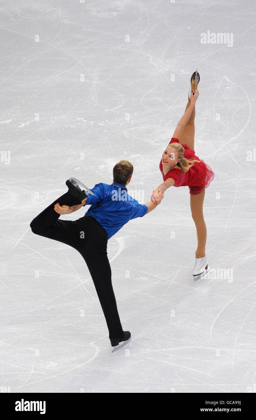 Estlands Maria Sergejeva und Ilja Glebov im Pairs Free Ice Skating im Pacific Coliseum, Vancouver Stockfoto