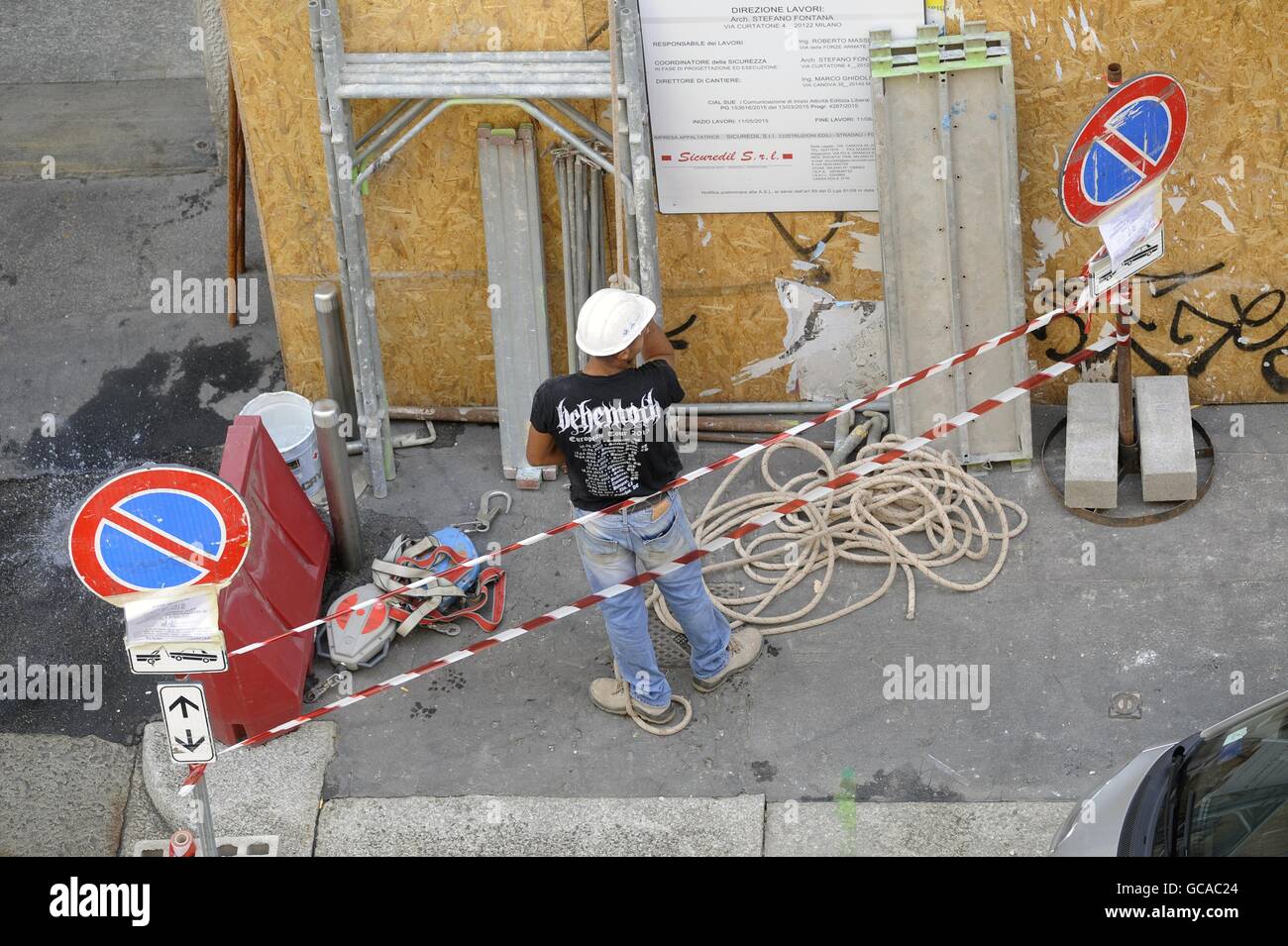 Bauarbeiter auf einem Gerüst Stockfoto