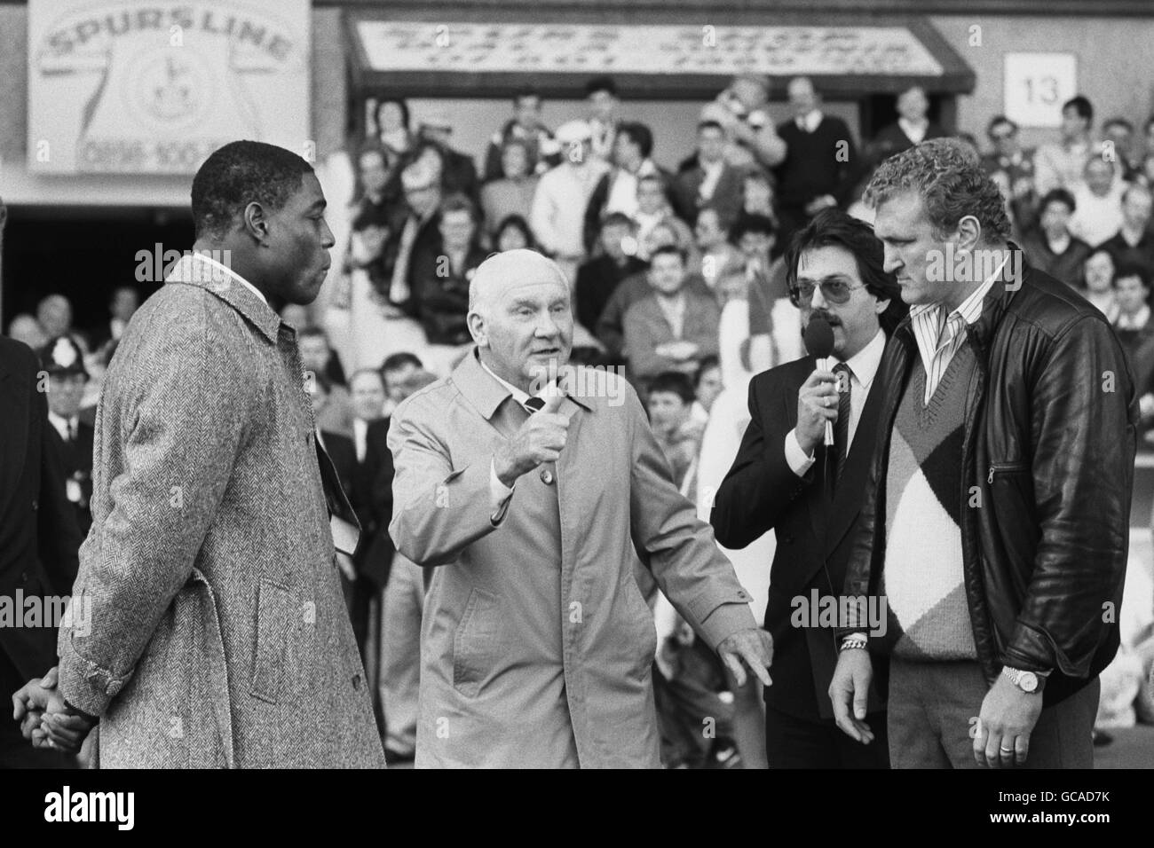 Boxing - Schwergewichts-Kampf - Frank Bruno V Joe Bugner - White Hart Lane Stockfoto