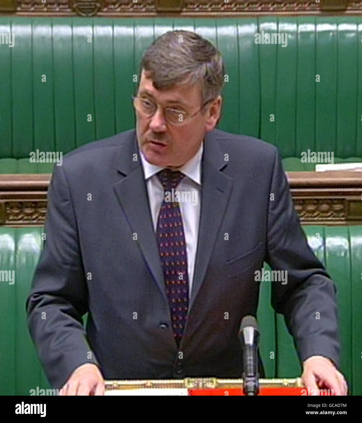 Verteidigungsminister Bob Ainsworth spricht vor dem Londoner Unterhaus über Änderungen des Entschädigungsschemas des Militärs. Stockfoto