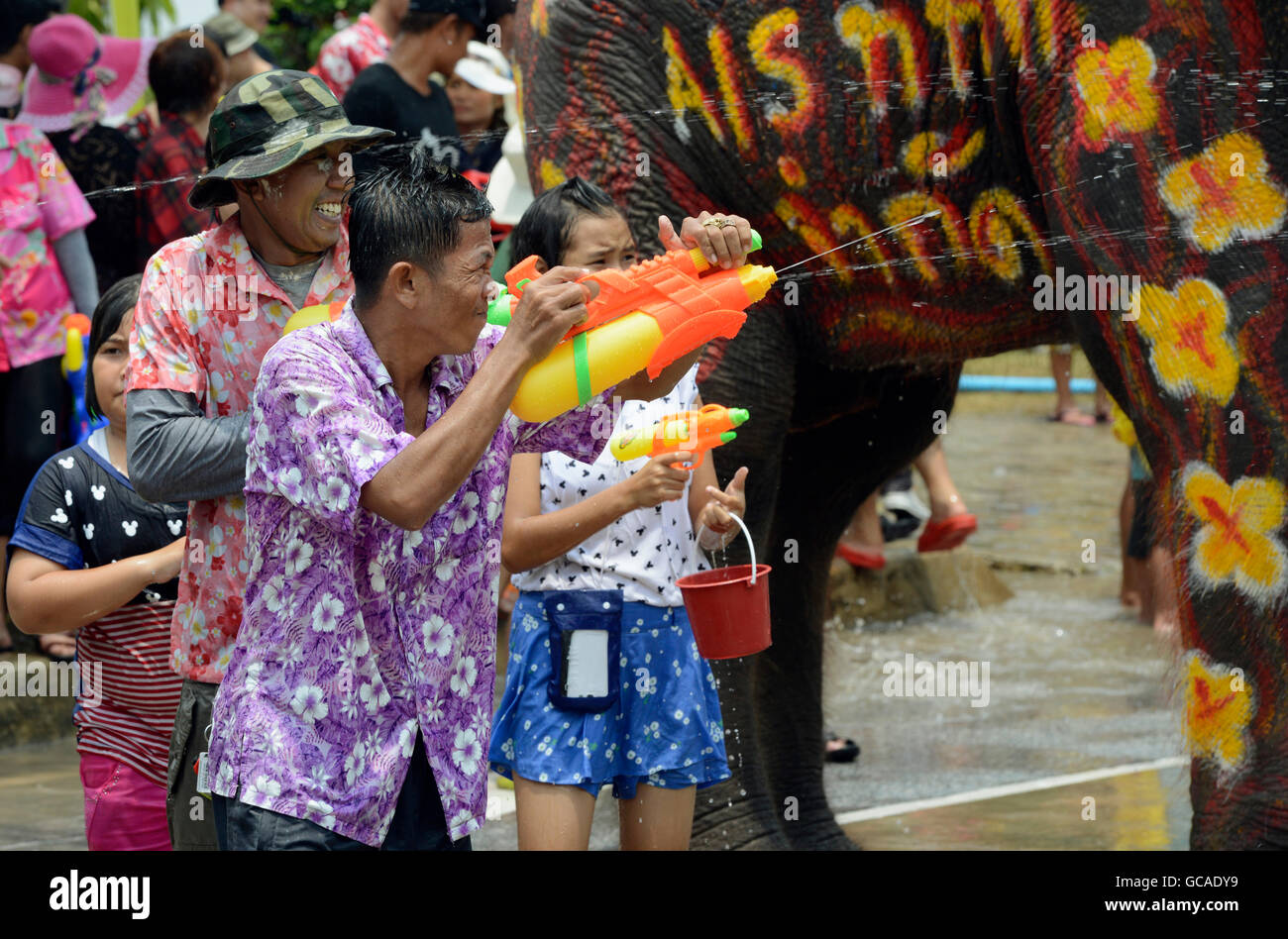 Das thailändische Neujahrsfest oder Songkran Festival oder Wasser ...
