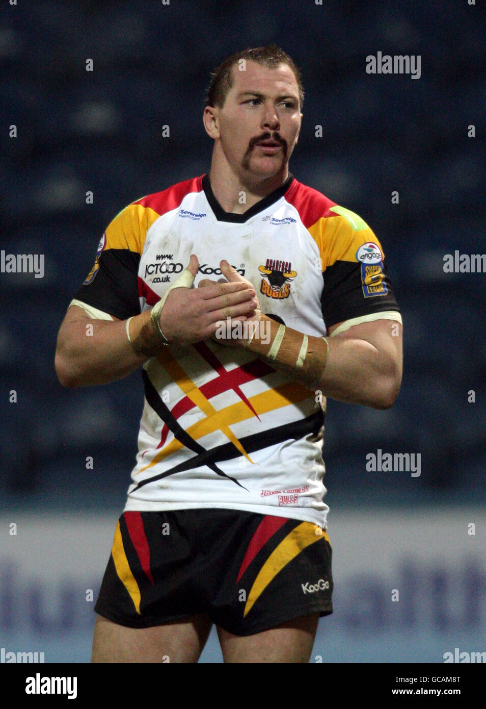 Rugby League - Engage Super League - Huddersfield Giants gegen Bradford Bulls - Galpharm Stadium. Glenn Hall, Bradford Bulls Stockfoto
