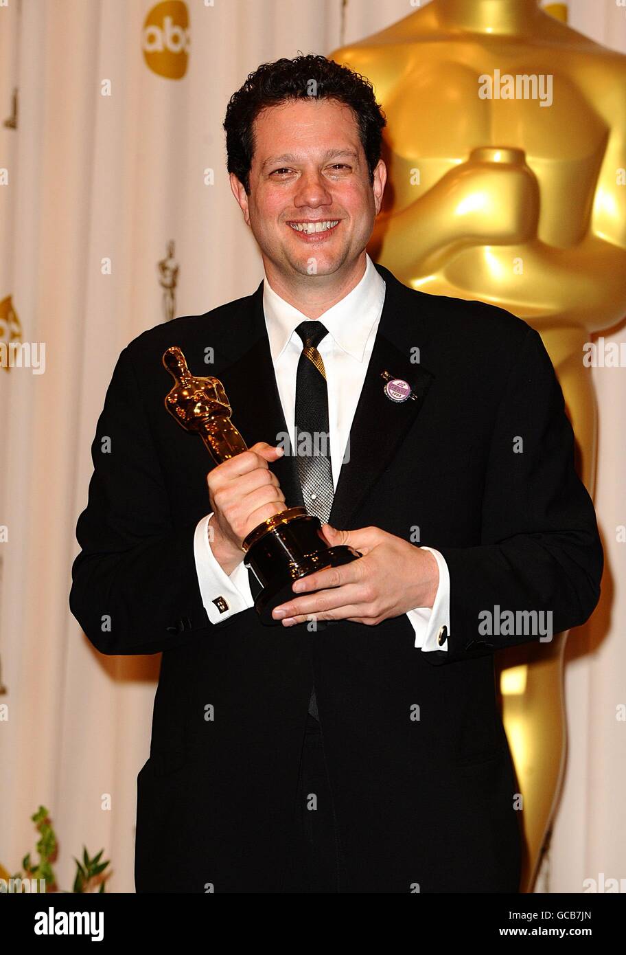 Michael Giacchino mit dem Achievement in Music (Original Score) Award, erhielt für up, bei den 82. Academy Awards im Kodak Theater, Los Angeles. Stockfoto