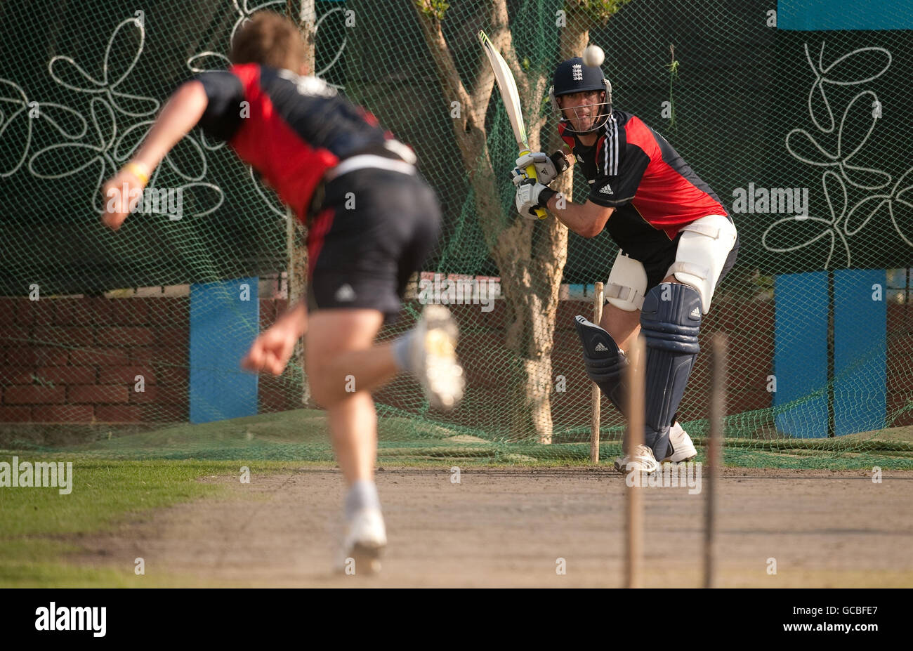 Der englische Kevin Pietersen während einer Nets-Session im Shere Bangla National Stadium, Mirpur, Dhaka. Stockfoto