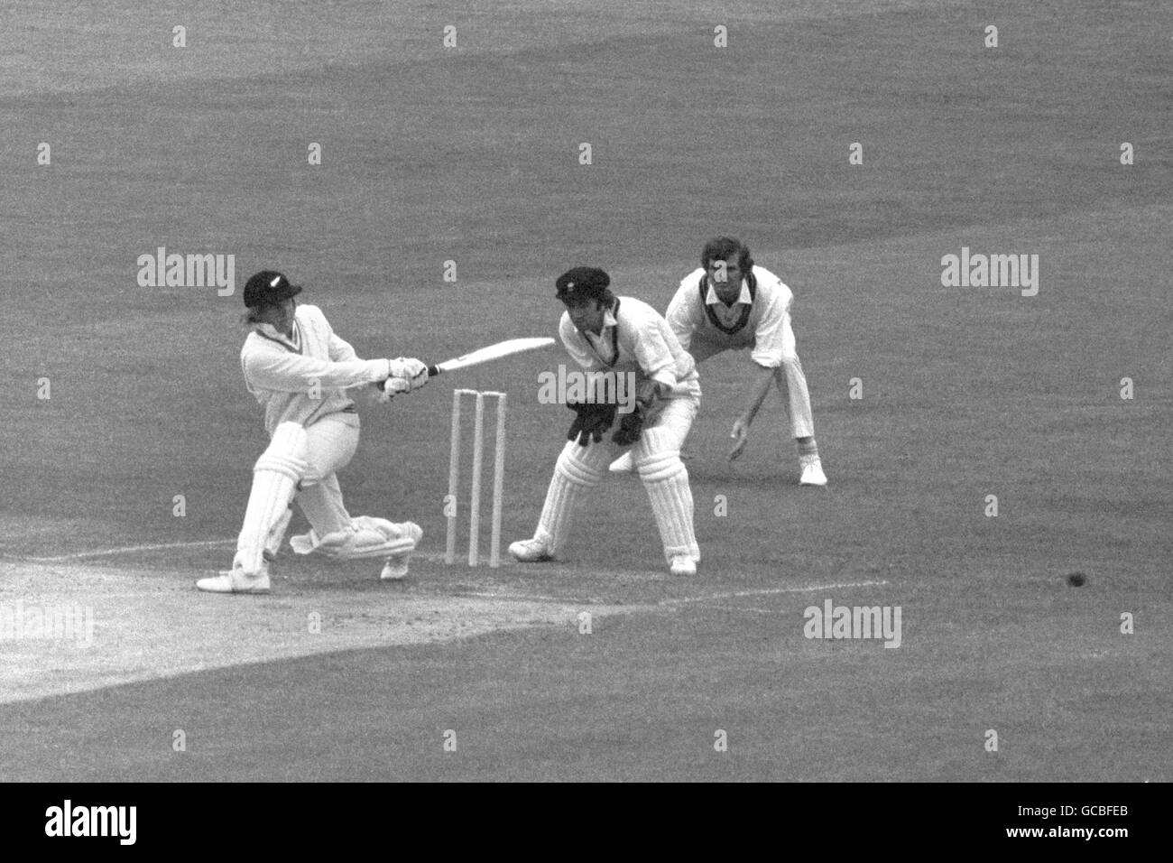 Cricket - Marylebone Cricket Club - Neuseeland - Tag zwei - Lord's Cricket Ground. Glenn Turner auf dem Weg zu einem 153-Punkte-Tor für Neuseeland gegen den MCC Stockfoto