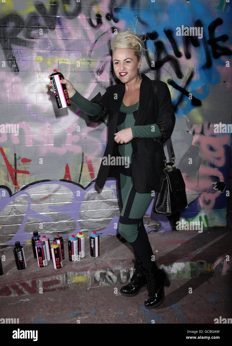 Jaime Winstone kommt zur britischen Filmpremiere von „Banksy: Exit through the Gift Shop“ am Leake Street Tunnel in Waterloo, London. Stockfoto