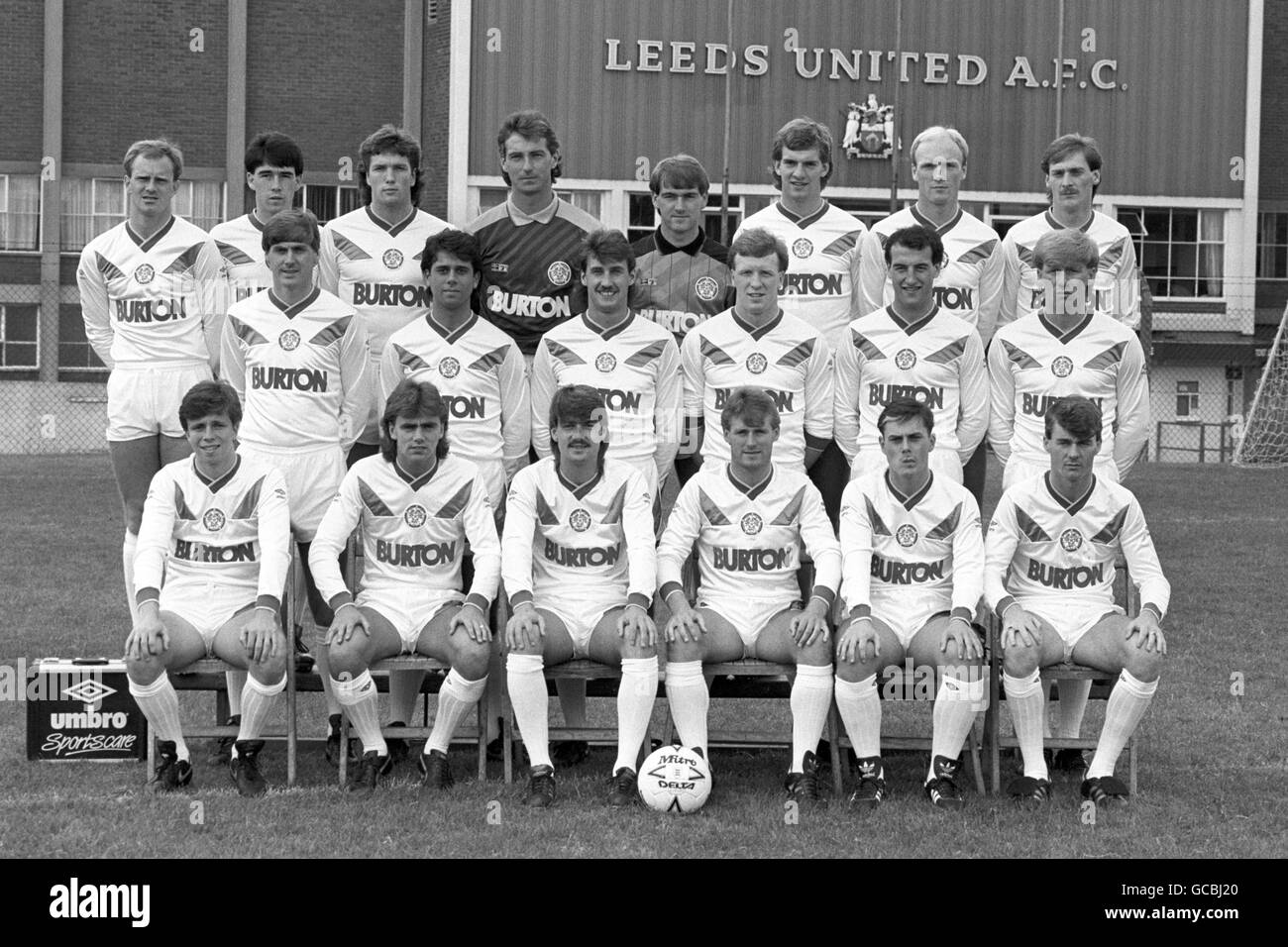 (Hintere Reihe l-r) Andy Ritchie, Bob Taylor, Ronnie Robinson, Mervyn Day, Ronnie Sinclair, Peter Swan, Neil Aspin, Peter Haddock. (Mittlere Reihe l-r) Jack Ashurst, Nigel Thompson, Brian Caswell, Brendan Ormsby, David Rennie, Ian Baird. (Erste Reihe l-r) John Stiles, John Buckley, Ian Snodin, Russell Doig, Tommy Wright, John Sheridan. Stockfoto