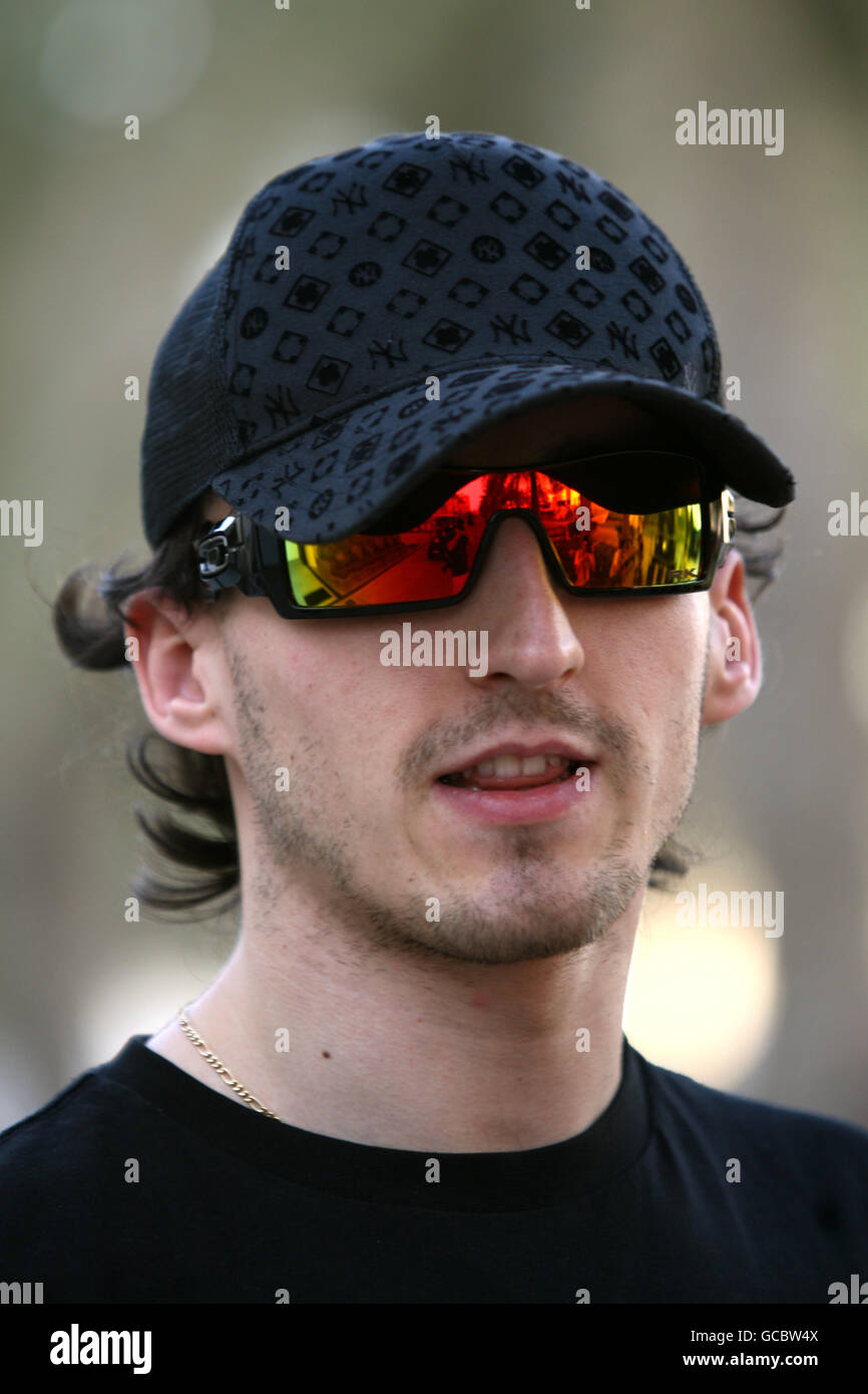 Motorsport - Formel-1-Weltmeisterschaft - Großer Preis Von Bahrain - Preview Day - Bahrain International Circuit. Renault Robert Kubica auf dem Bahrain International Circuit in Sakhir, Bahrain. Stockfoto
