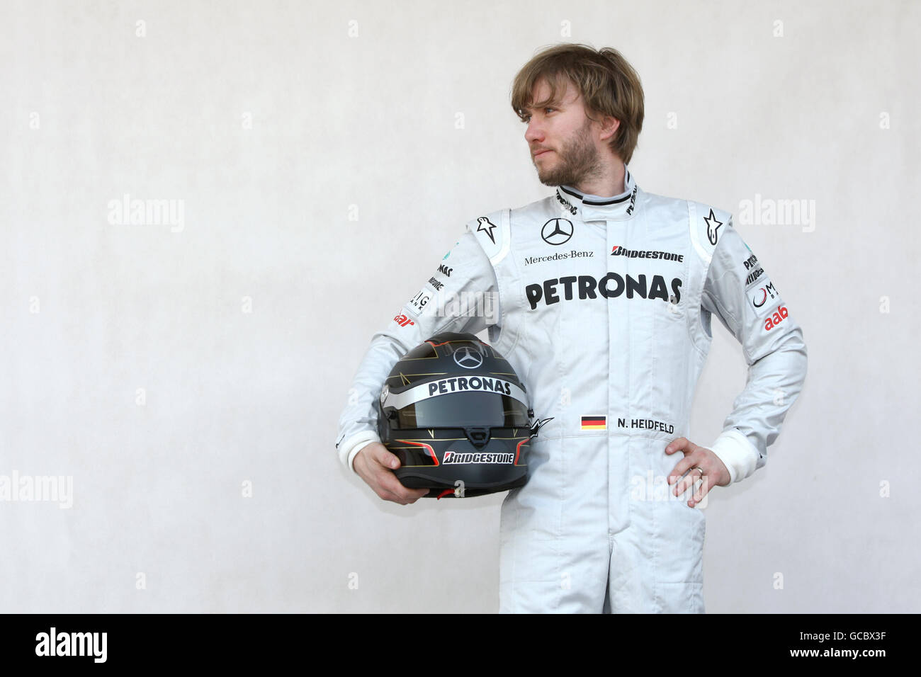 Mercedes-Testfahrer Nick Heidfeld beim Paddock Day auf dem Bahrain International Circuit in Sakhir, Bahrain. Stockfoto