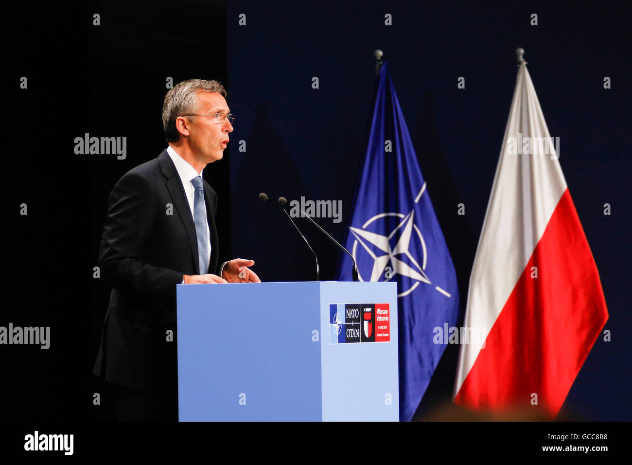 Warschau, Polen. 8. Juli 2016. Warschau, Polen. 8. Juli 2016. Eine Aussagen von NATO-Generalsekretär Jens Stoltenberg im Nationan-Stadion in Warschau während der NATO-Gipfel auf th 8. Juli 2016. © Dominika Zarzycka/Alamy Live News Bildnachweis: Dominika Zarzycka/Alamy Live-Nachrichten Stockfoto