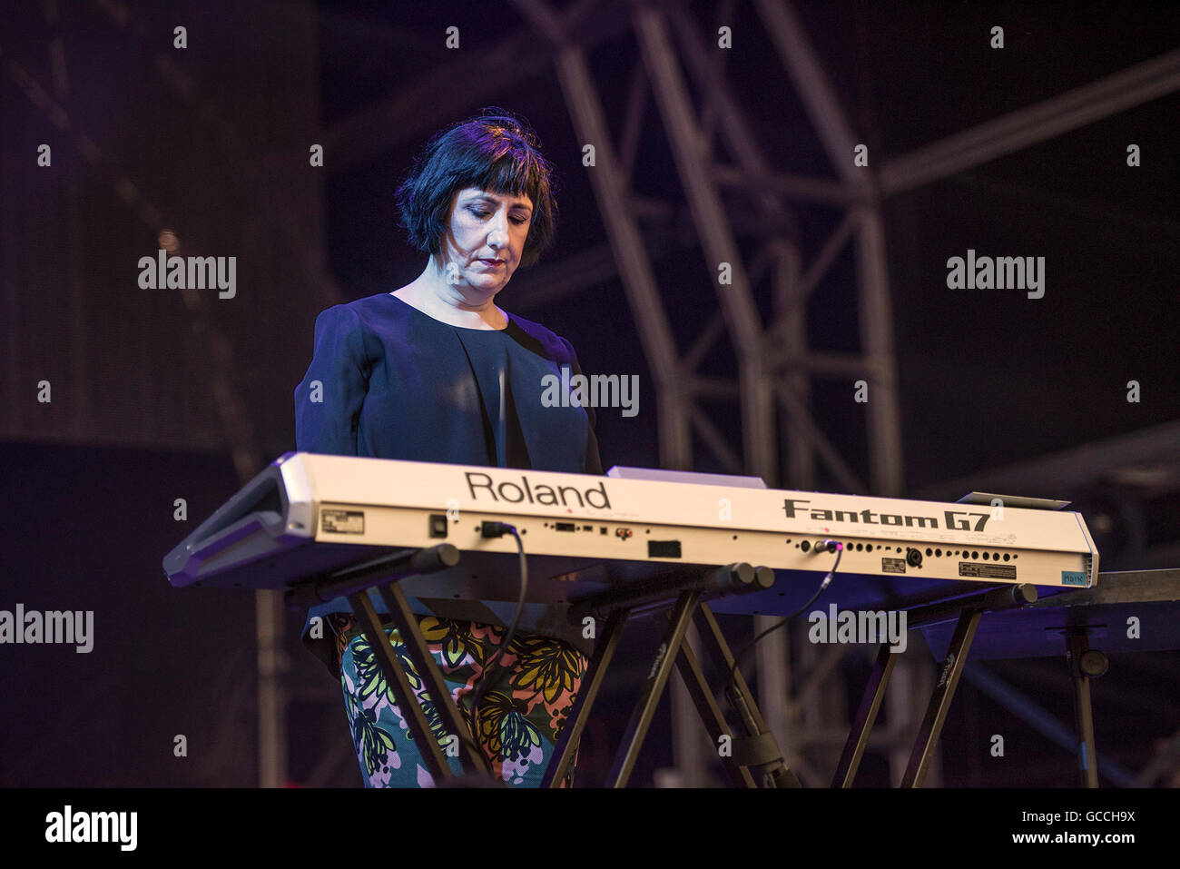 Manchester, UK. 9. Juli 2016. Gillian Gilbert, Tom Chapman, Stephen Morris, Bernard Sumner und Phil Cunningham von New Order ausführen im Castlefield Bowl in Manchester 07.09.2016 Credit: Gary Mather/Alamy Live News Stockfoto