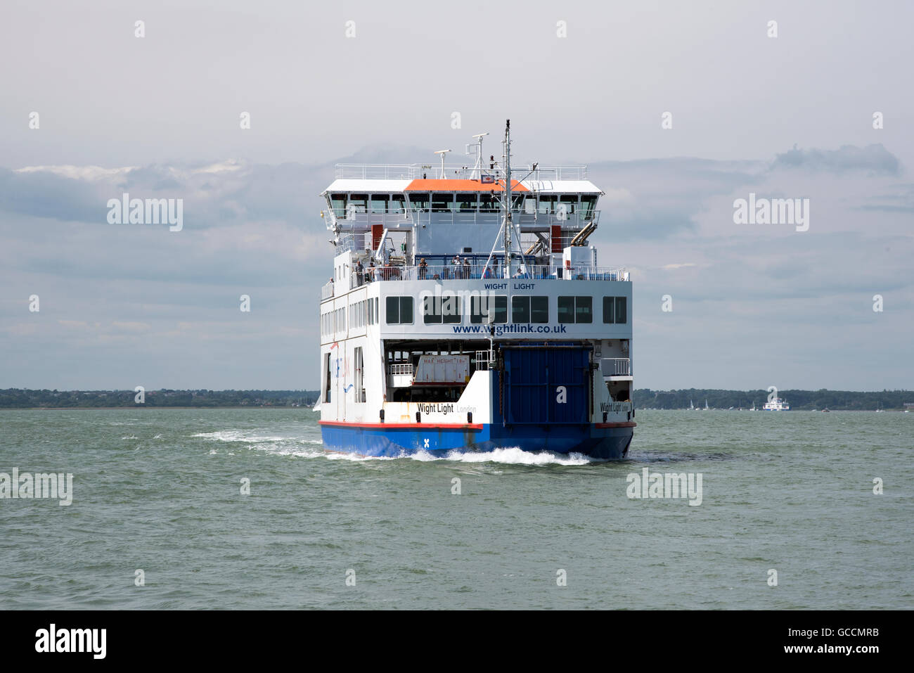 Wightlink Personen- und Fahrzeug Fähre nähert sich Yarmouth auf der Isle Of Wight-UK Stockfoto