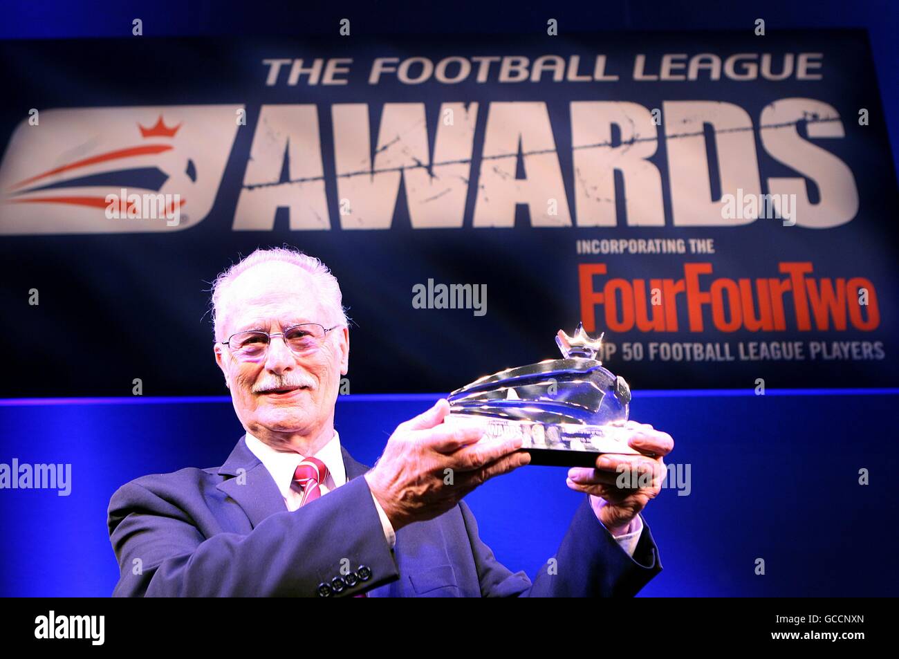 Southampton-Fan Herbert Taylor gewinnt den EA Sports Fan of the year Award während der Football League Awards 2010 im Grosvenor House Hotel, Park Lane, London. Stockfoto