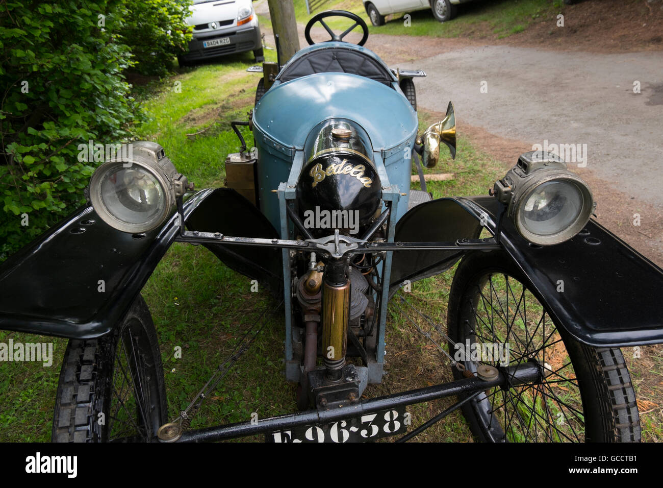 Kühlerdeckel mit Temperaturanzeige auf einen Jahrgang 1920 Vaukhall tourer  Auto. Dorset, England, Großbritannien Stockfotografie - Alamy