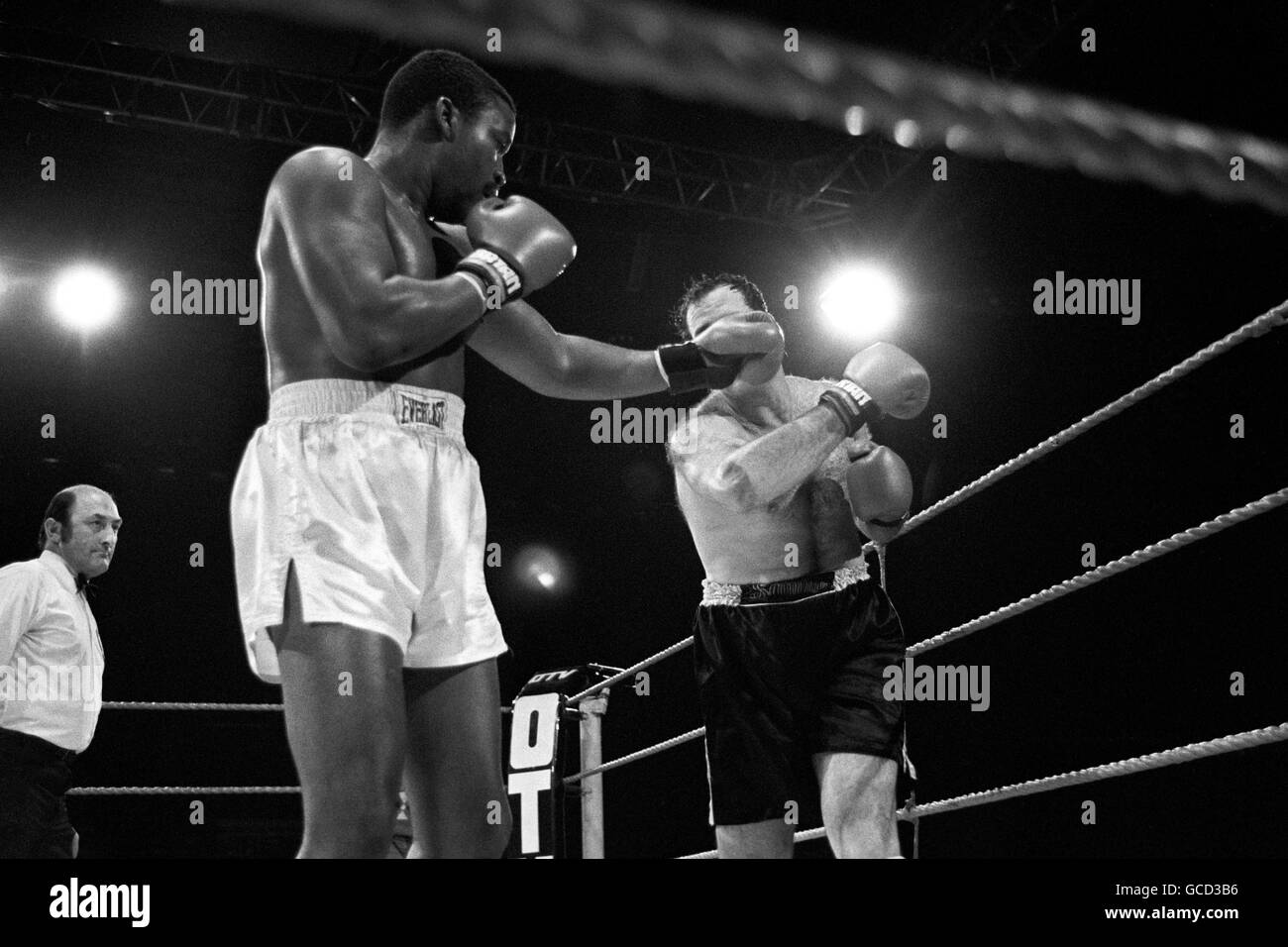 Boxen - Schwergewicht - Tim Witherspoon V Sammy Scaff - National Exhibition Centre, Birmingham Stockfoto