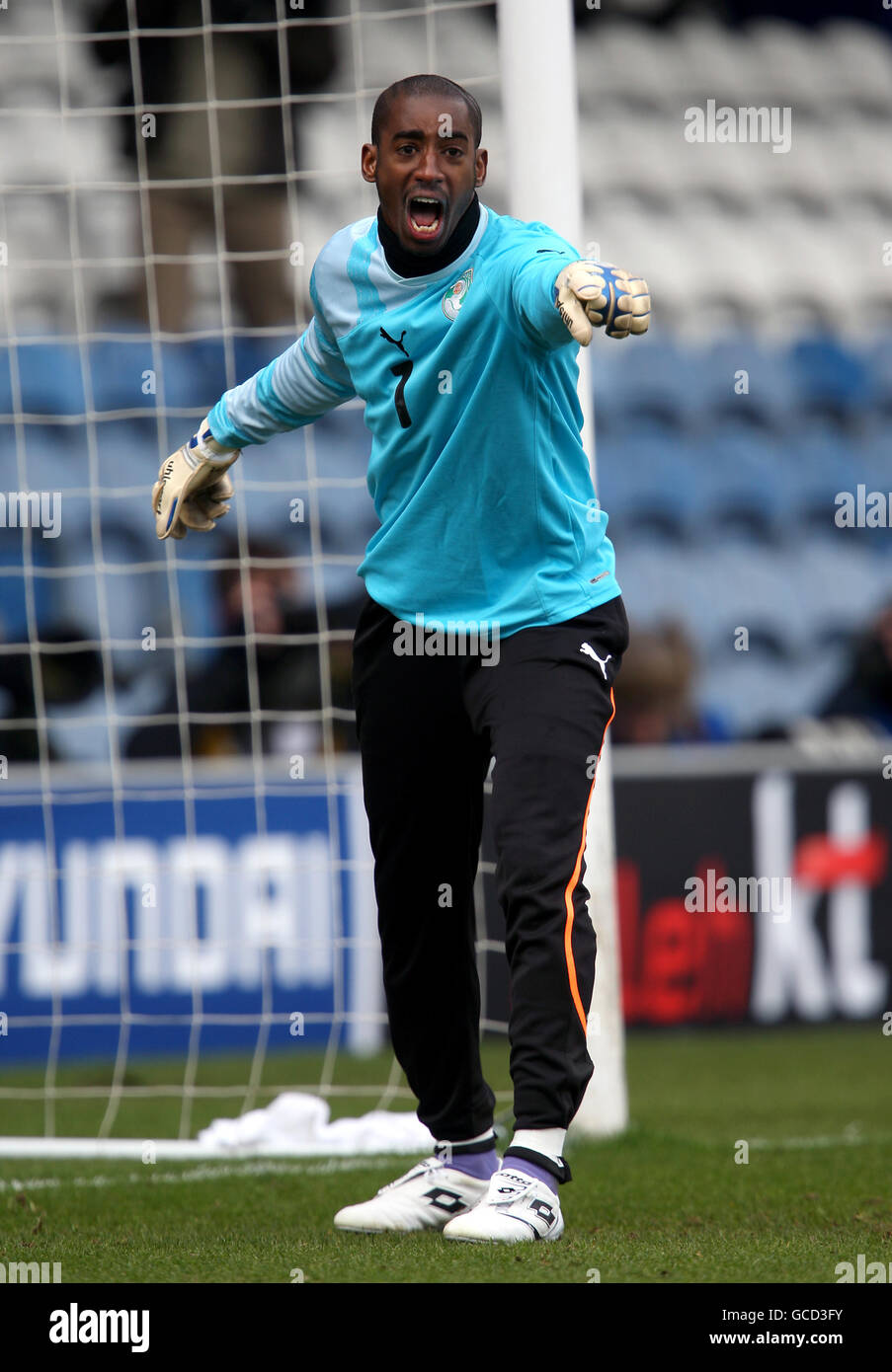 Fußball - International freundlich - Elfenbeinküste / Südkorea - Loftus Road. Barry Boubacar Copa, Torwart der Elfenbeinküste Stockfoto