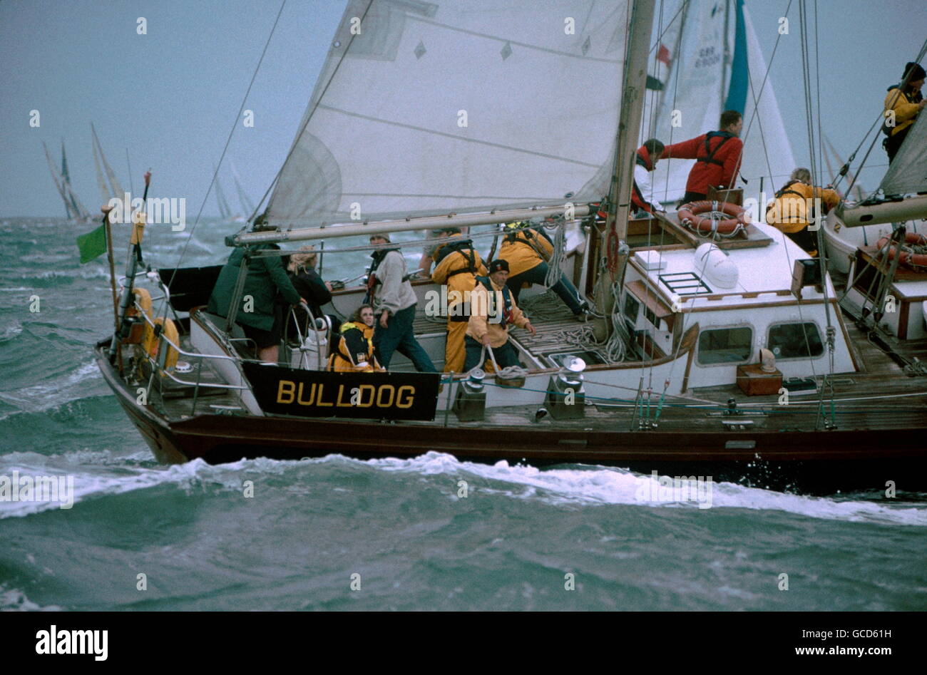 AJAXNETPHOTO. JUNI 2003. SOLENT, ENGLAND. -ROUND THE ISLAND RACE - BULLDOG. FOTO: JONATHAN EASTLAND/AJAX REF: HDD YA BULLDOG 61501 2025 Stockfoto