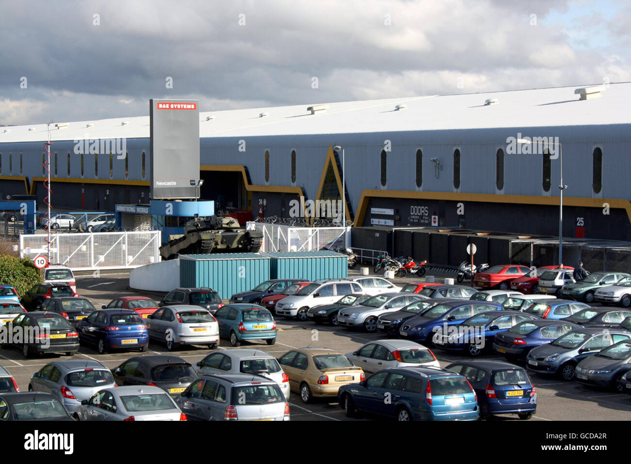 Ein Überblick über das Werk von BAE Systems in Scotswood, Newcastle. Die Hoffnung, Hunderte von bedrohten Arbeitsplätzen bei BAE Systems zu retten, brach heute zusammen, als der US-Verteidigungsriese General Dynamics einen lukrativen Auftrag für den Bau eines neuen leichten Panzers für die britische Armee erhielt. Stockfoto