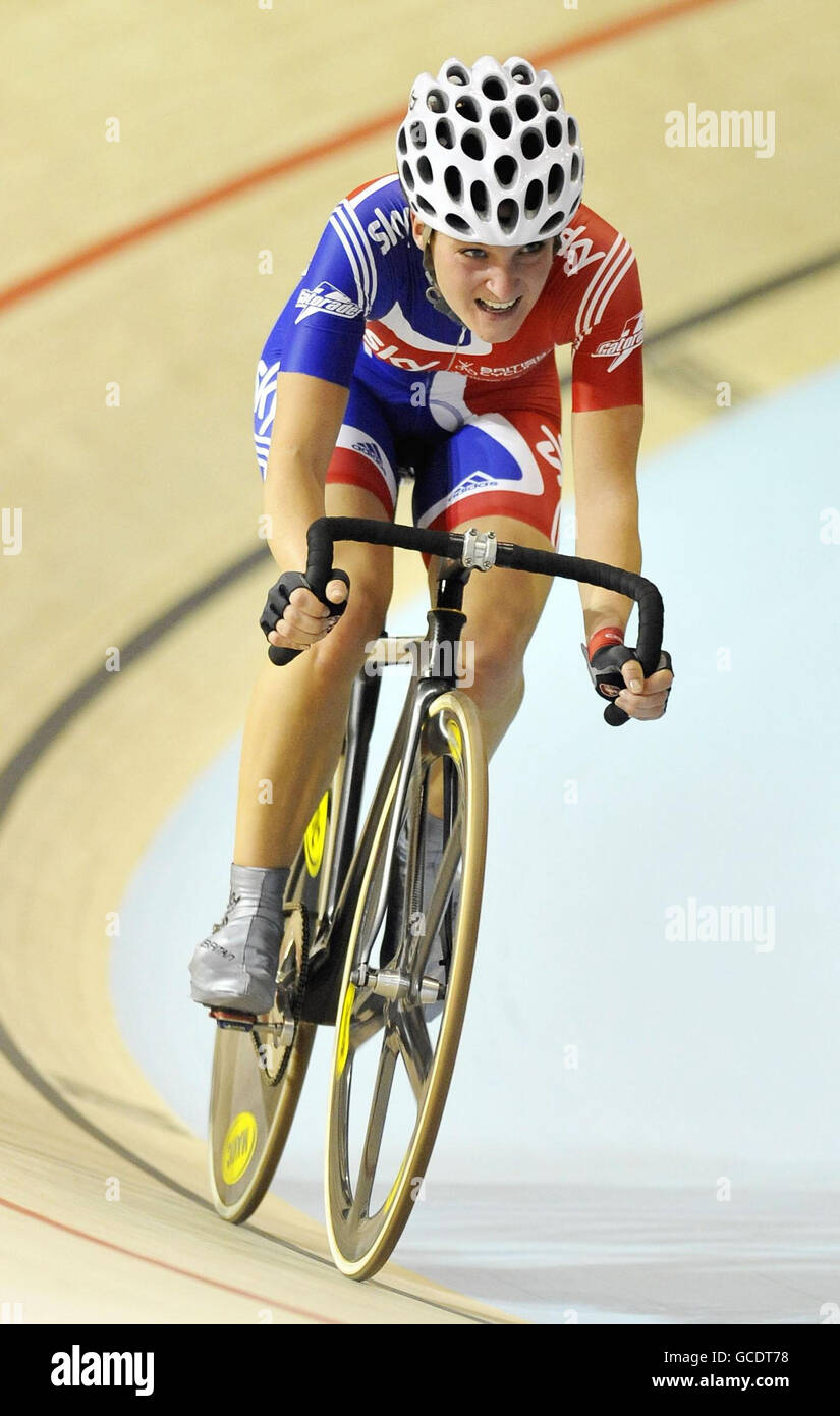 Die britische Lizzie Armitstead in Aktion beim Punkterennen während der World Track Cycling Championships in der Ballerup Super Arena, Kopenhagen, Dänemark. Stockfoto