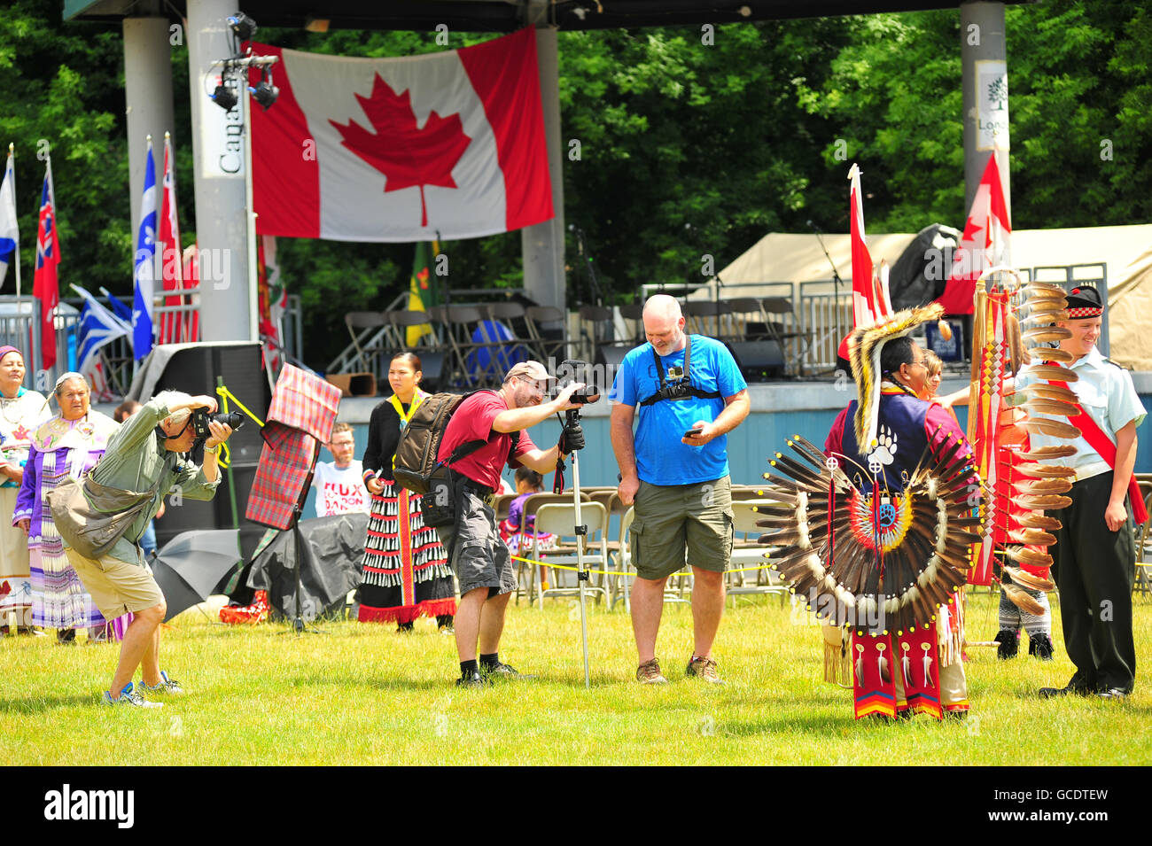 Fotografen und indigenen Kanadier am Canada Day Feier in der kanadischen Stadt London, Ontario statt. Stockfoto