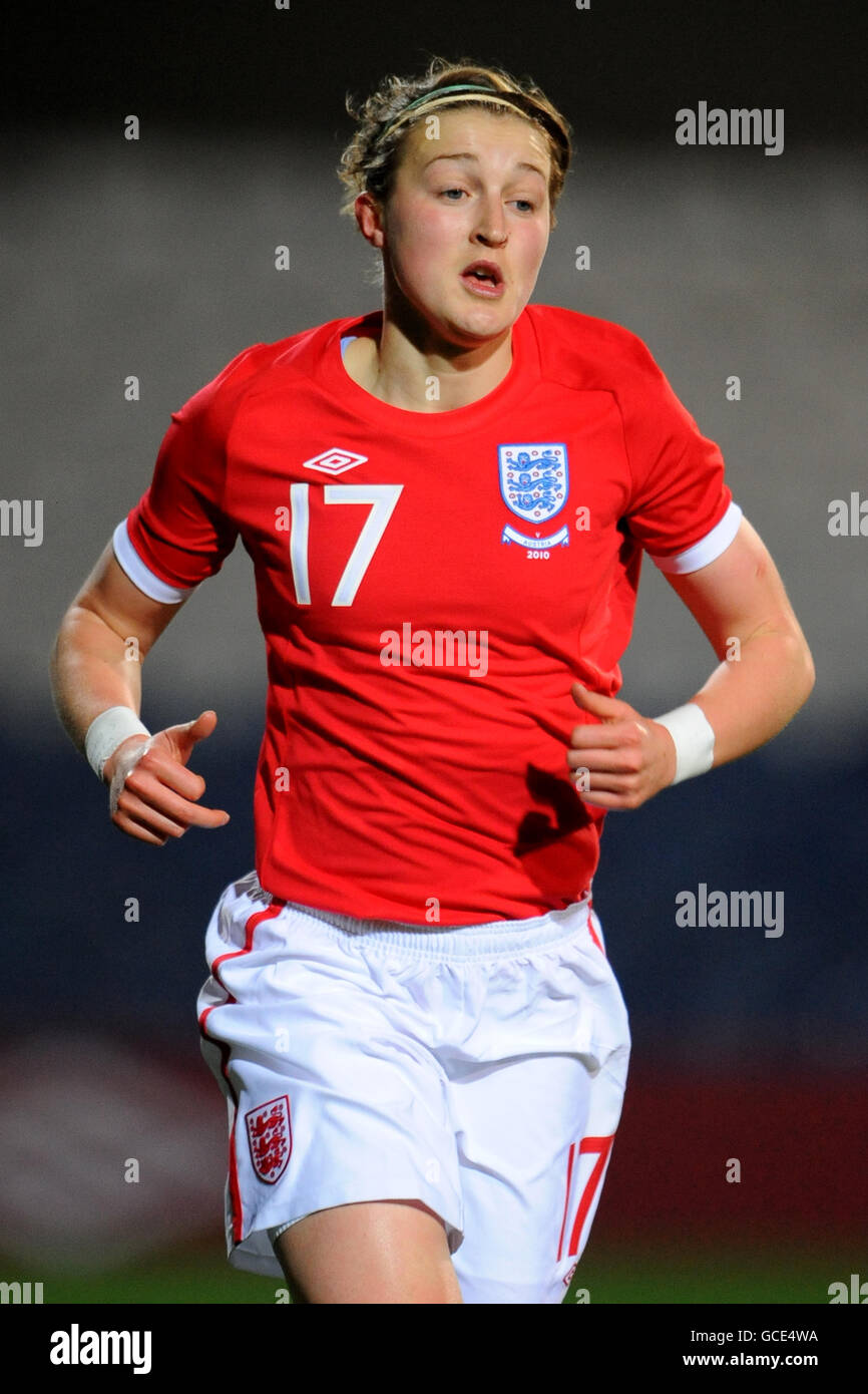 Fußball - FIFA Frauen WM 2011 - Gruppe fünf - England / Österreich - Loftus Road Stockfoto