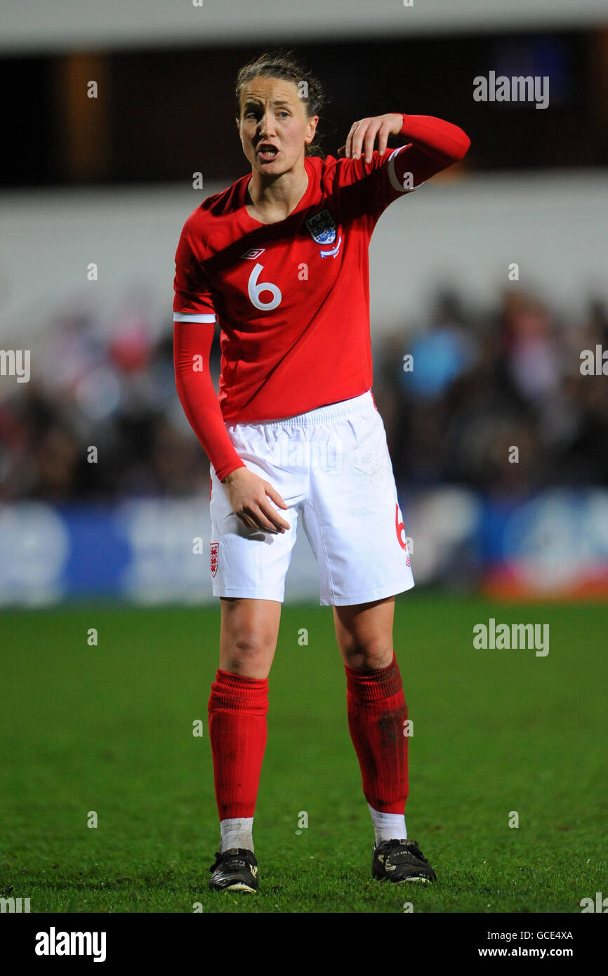 Fußball - FIFA Frauen WM 2011 - Gruppe fünf - England / Österreich - Loftus Road Stockfoto