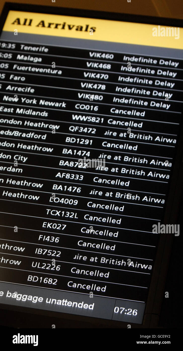 Eine Ankunft am Flughafen Glasgow, da das Chaos, das durch einen Vulkanausbruch in Island verursacht wurde, weiter anhält. Stockfoto