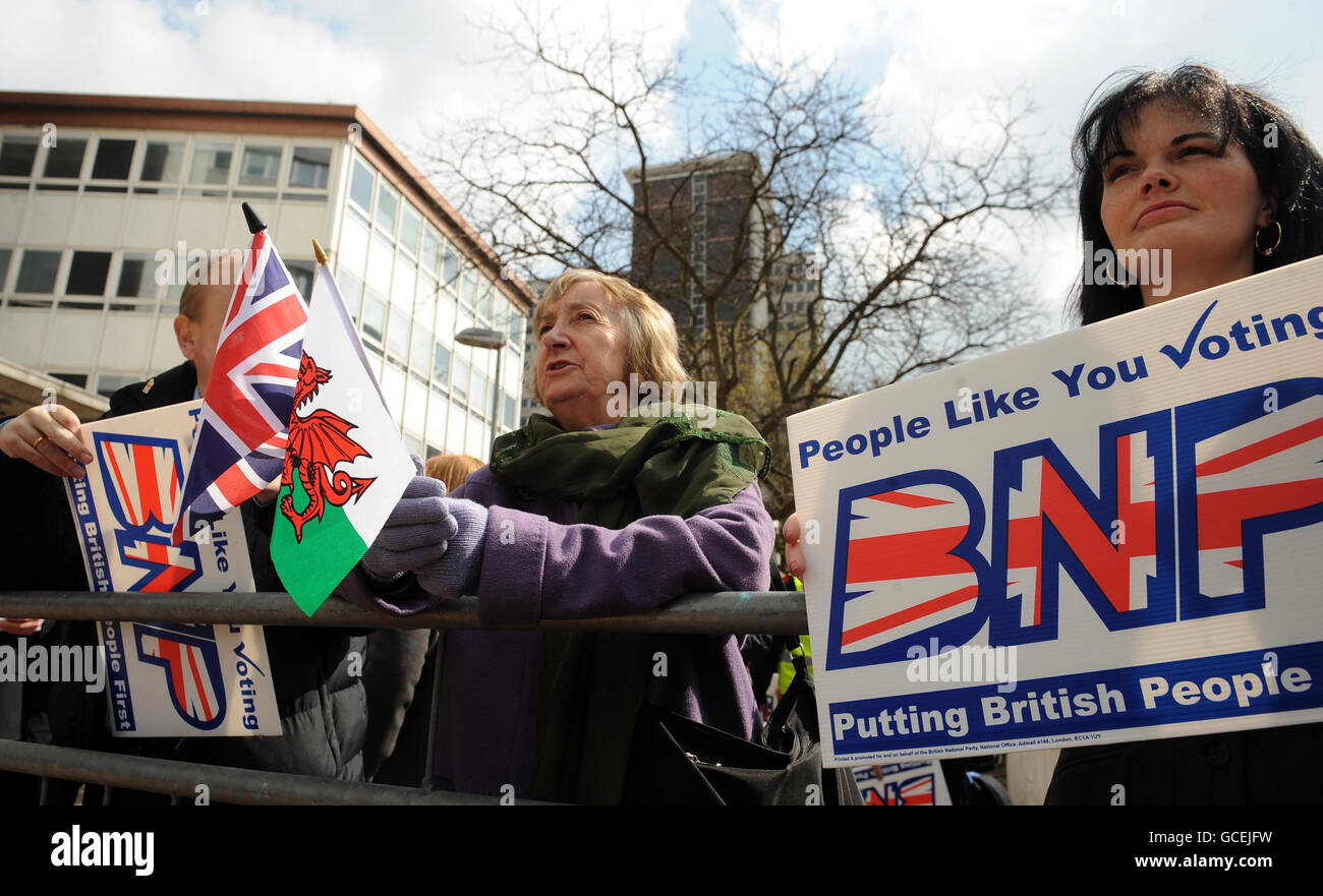 Handgemenge bricht bei BNP Kandidaten treffen Stockfoto