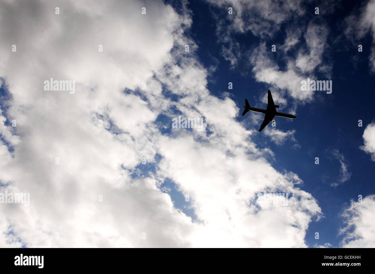 Vulkanische Asche verursacht Reiseunterbrechungen. Ein Passagierjet verlässt den Flughafen Newcastle auf dem Weg zum internationalen Flughafen Sharm el-Sheikh in Ägypten. Stockfoto