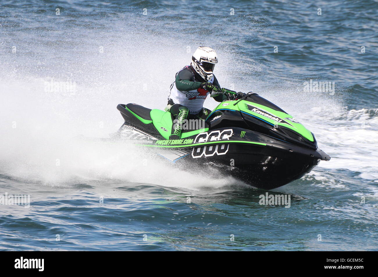 Russell Marmon, fahren eine Kawasaki Ultra 310 in einem P1 AquaX Rennen, während der schottische Grand Prix des Meeres, statt auf Greenock. Stockfoto