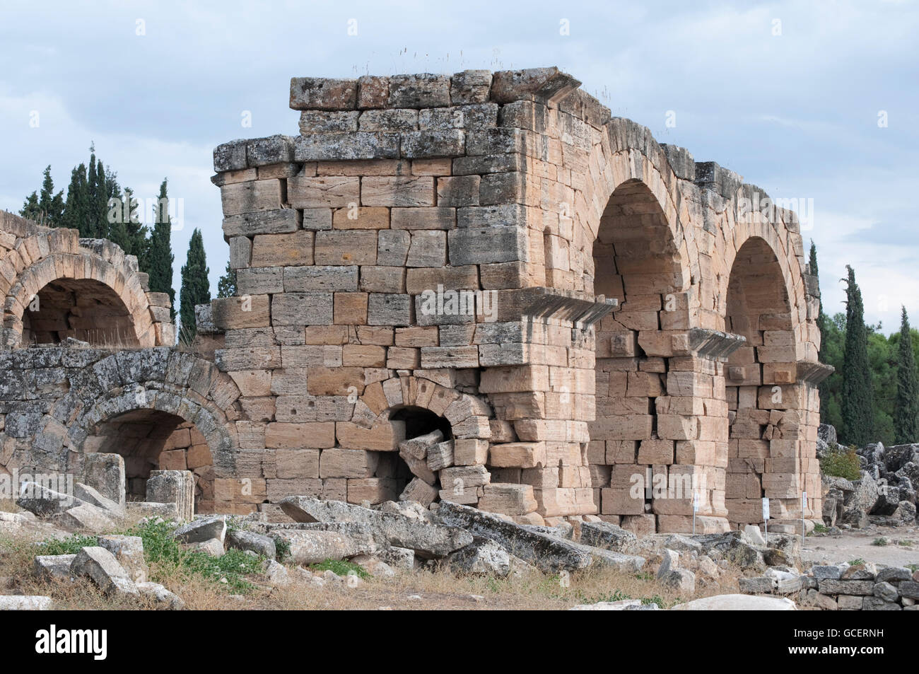 Basilika, die archäologische Ausgrabungsstätte von Hierapolis, Pamukkale Site, Denizli, Türkei, Asien Stockfoto